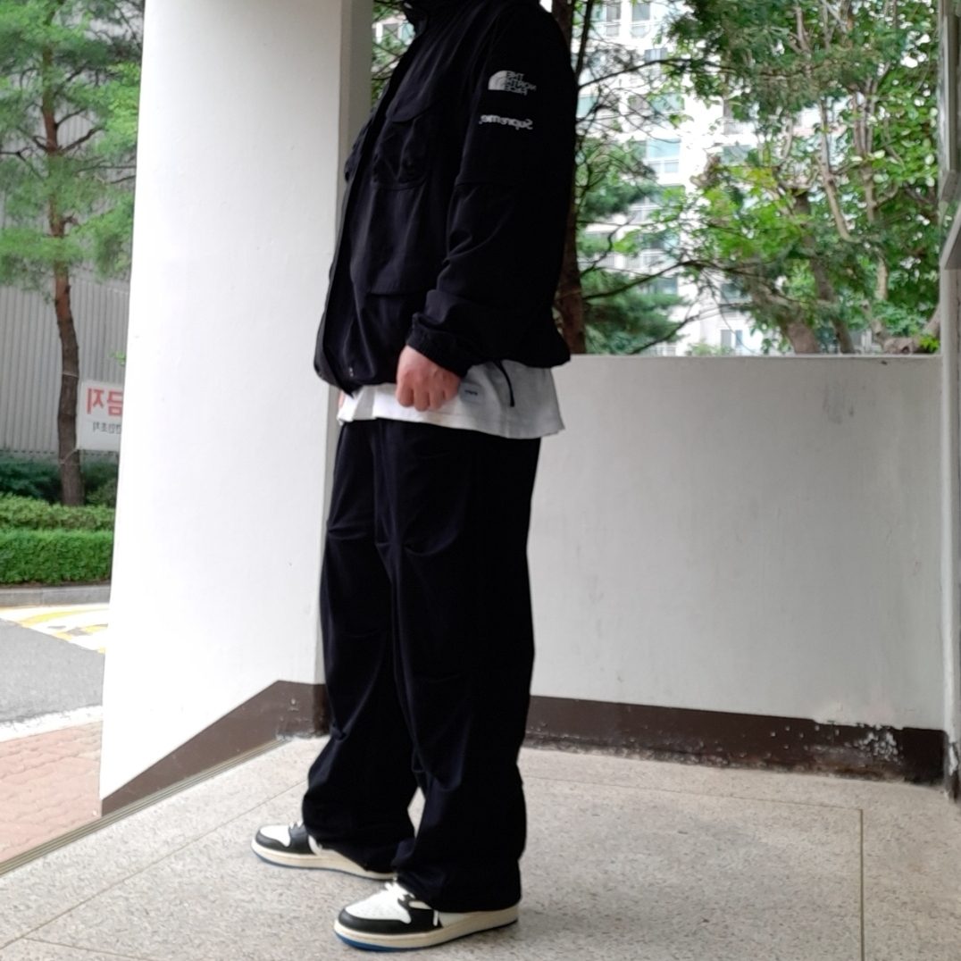 Supreme x The North Face Trekking Convertible Jacket Black - 22SS, Jordan 1 x Travis Scott x Fragment Retro Low OG SP Military Blue 착용 스타일 - 2