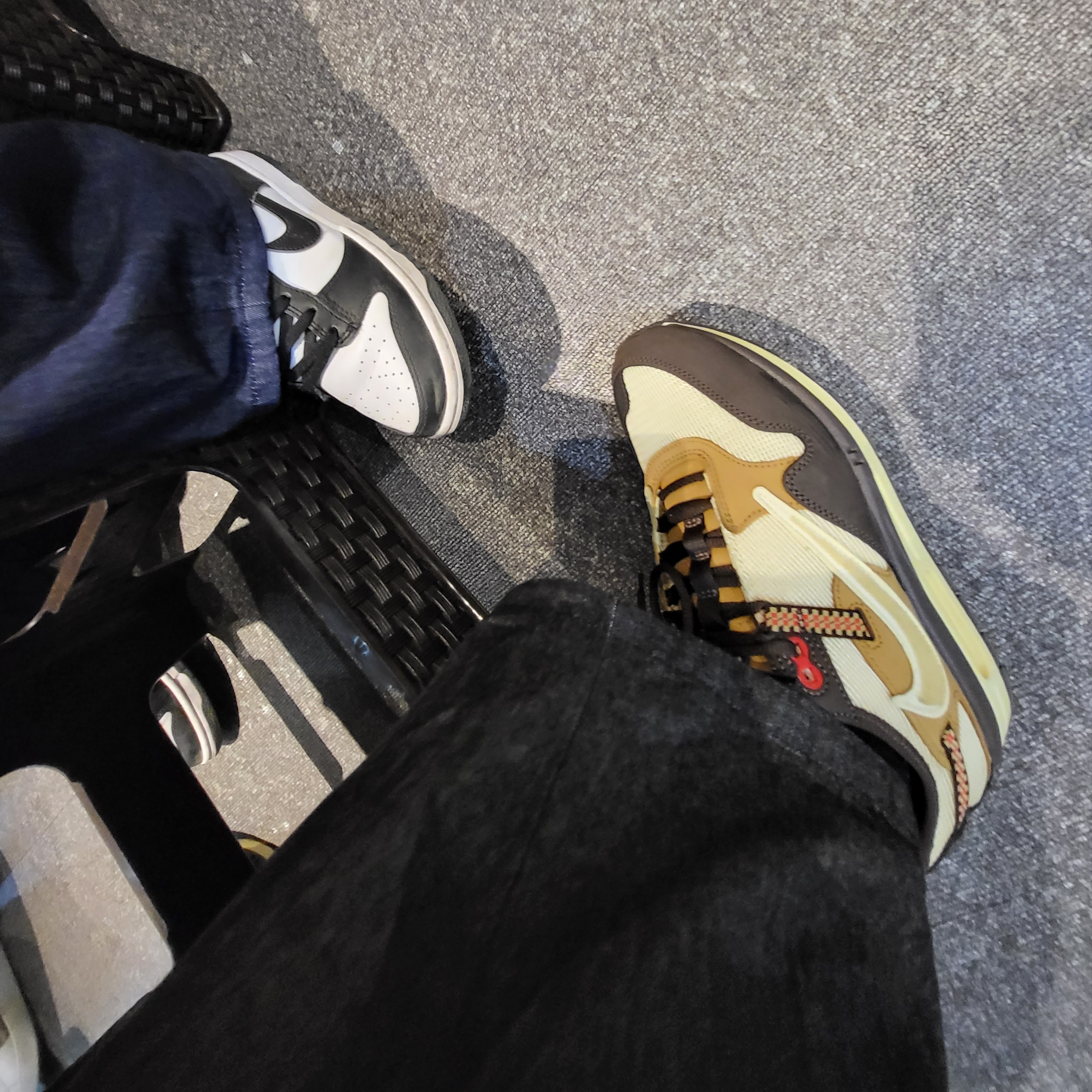 Nike x Travis Scott Air Max 1 Cact.us Brown 착용 스타일