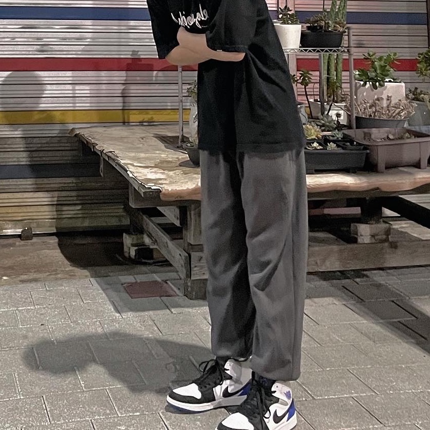 Jordan 1 Mid SE Hyper Royal 착용 스타일