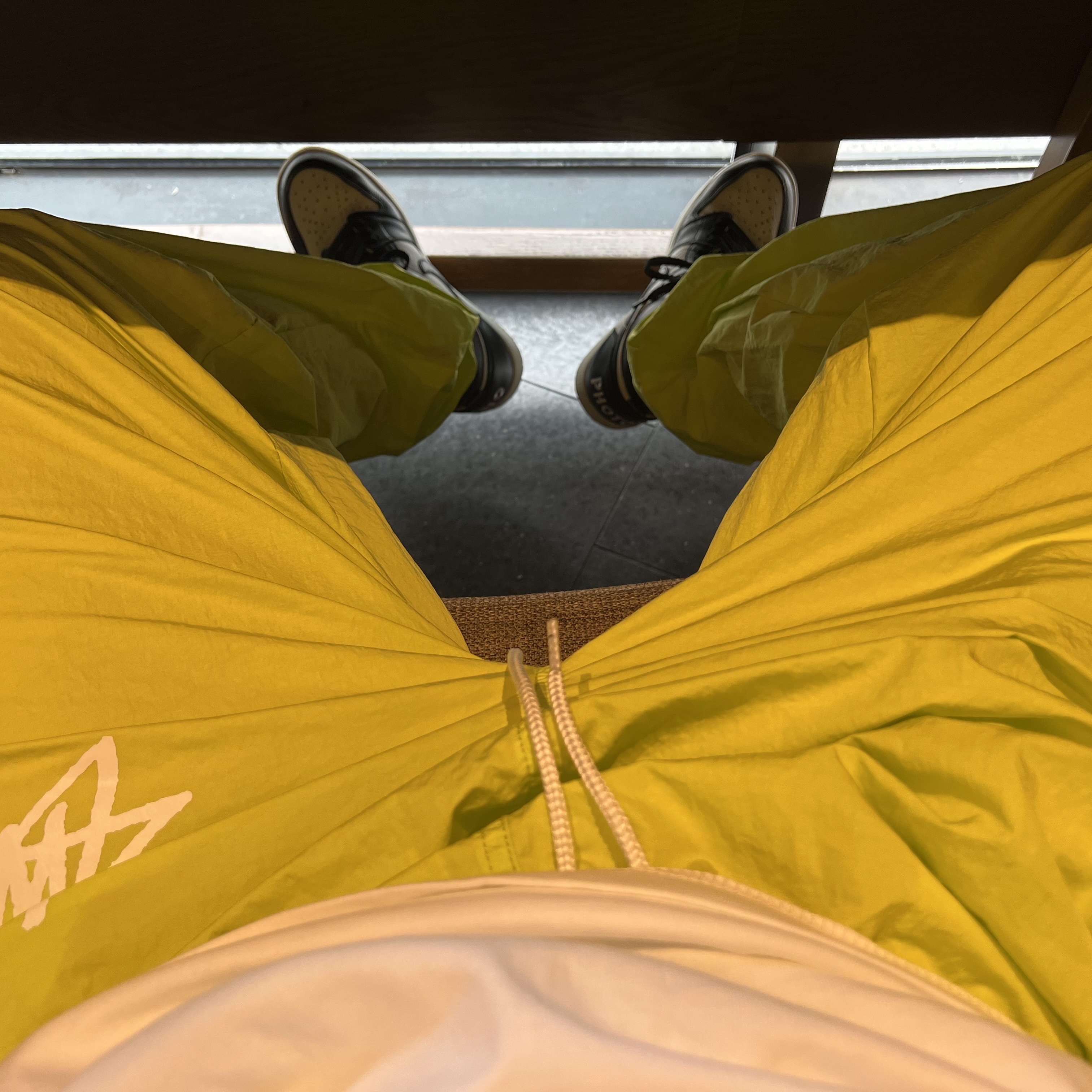 Nike x Stussy Beach Pants Bright Cactus, Nike x Stussy WT T-Shirt White - US/EU 착용 스타일