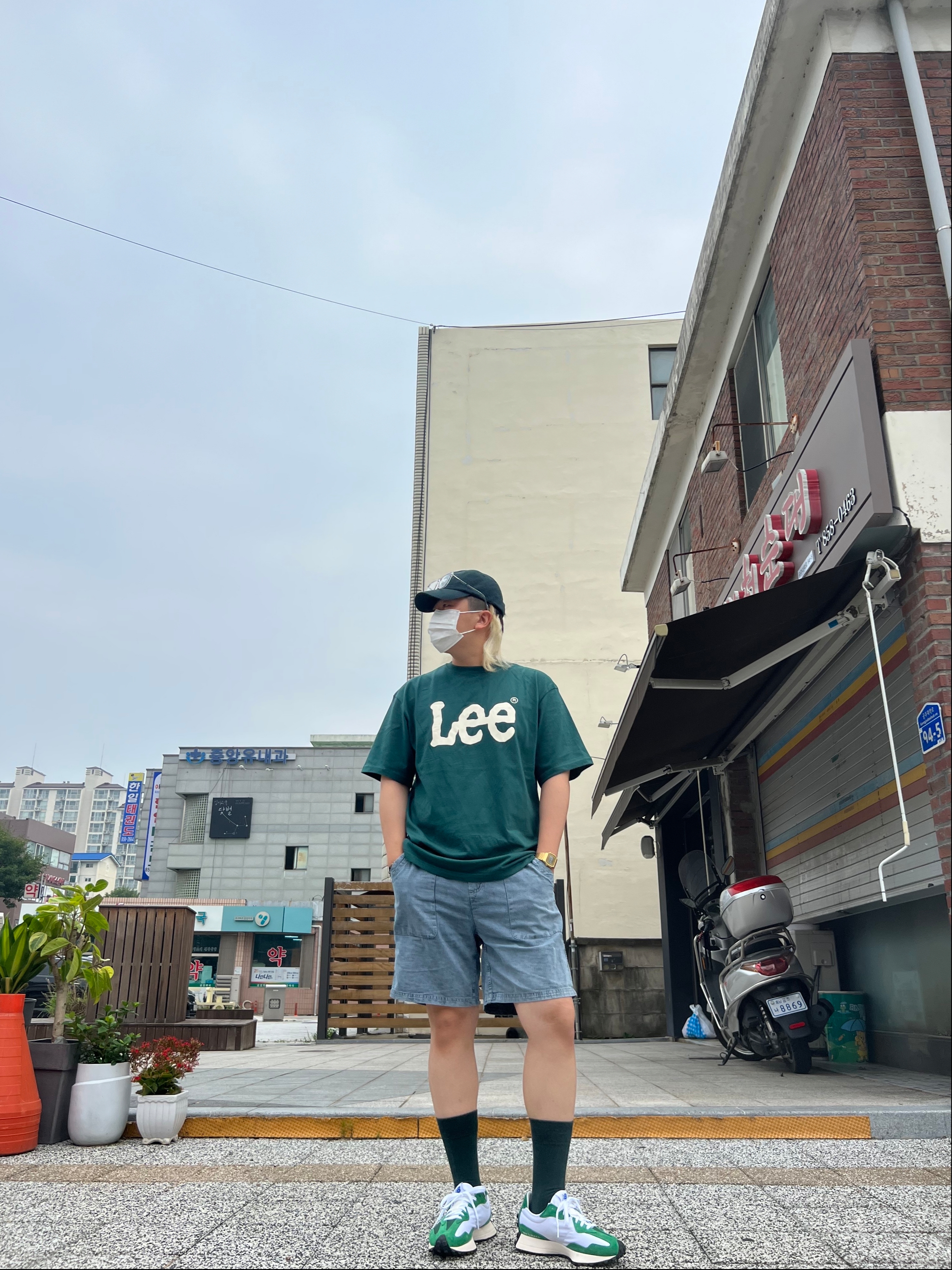 New Balance 327 Varsity Green 착용 스타일 - 4