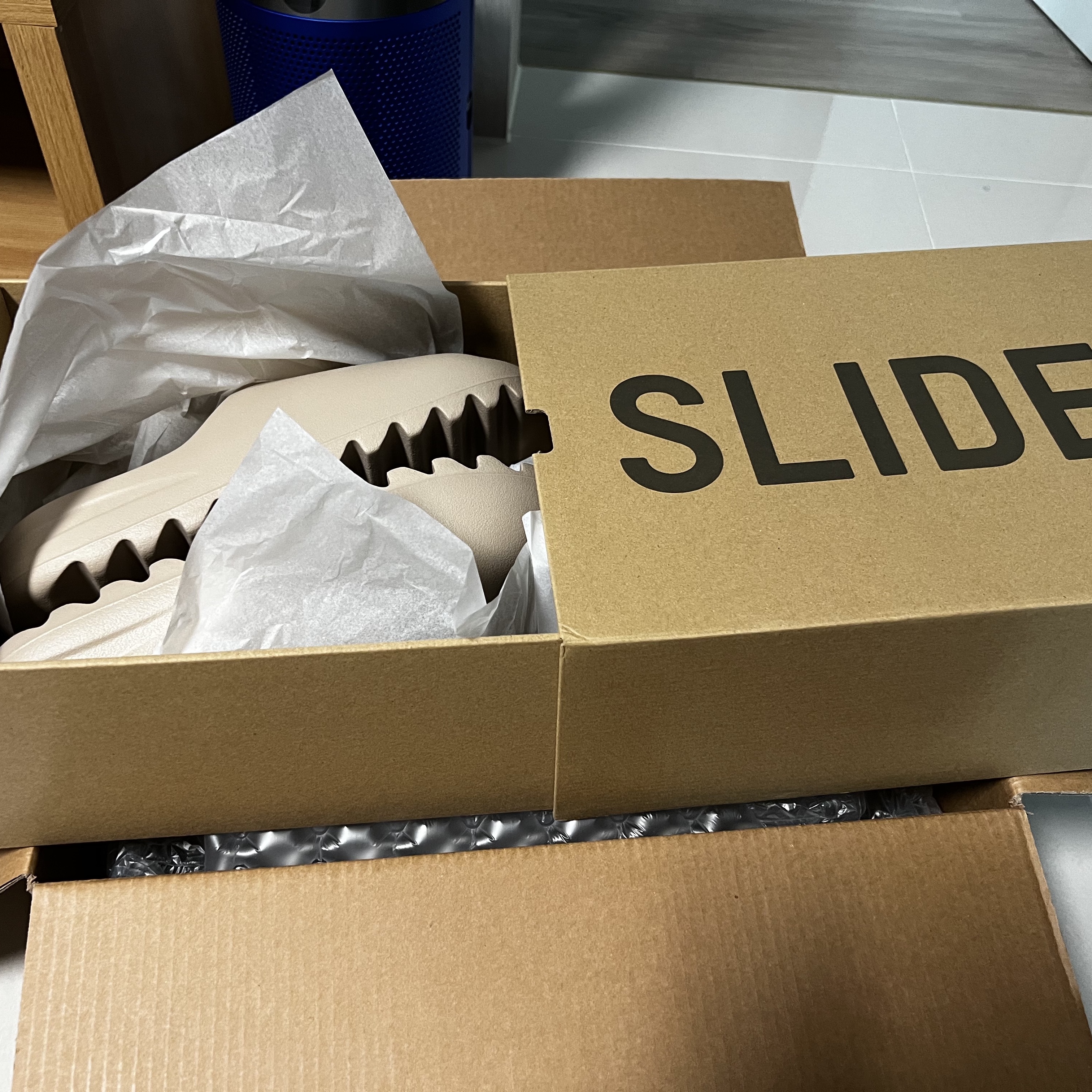 Adidas Yeezy Slide Pure - Re-Release Ver. 착용 스타일 - 3