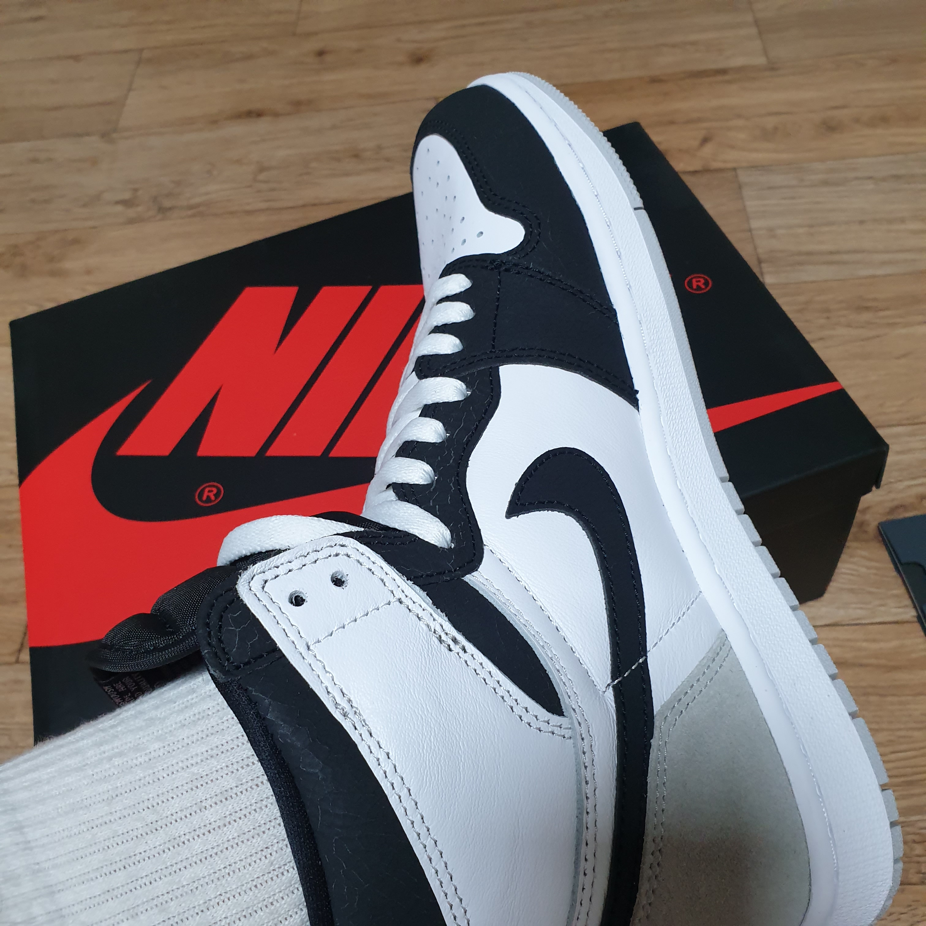 Jordan 1 Retro High OG Bleached Coral 착용 스타일