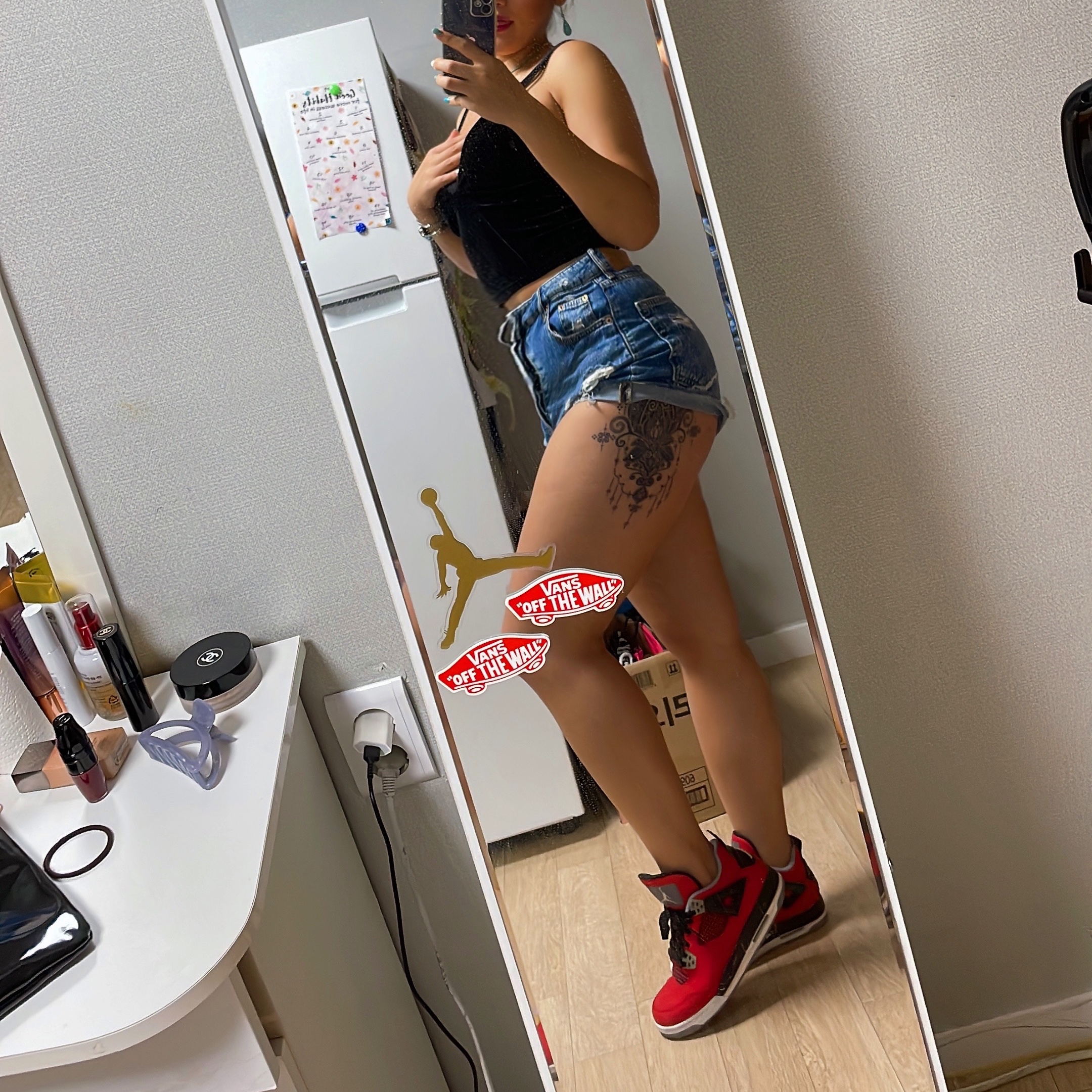 Jordan 4 Retro Toro Bravo 착용 스타일
