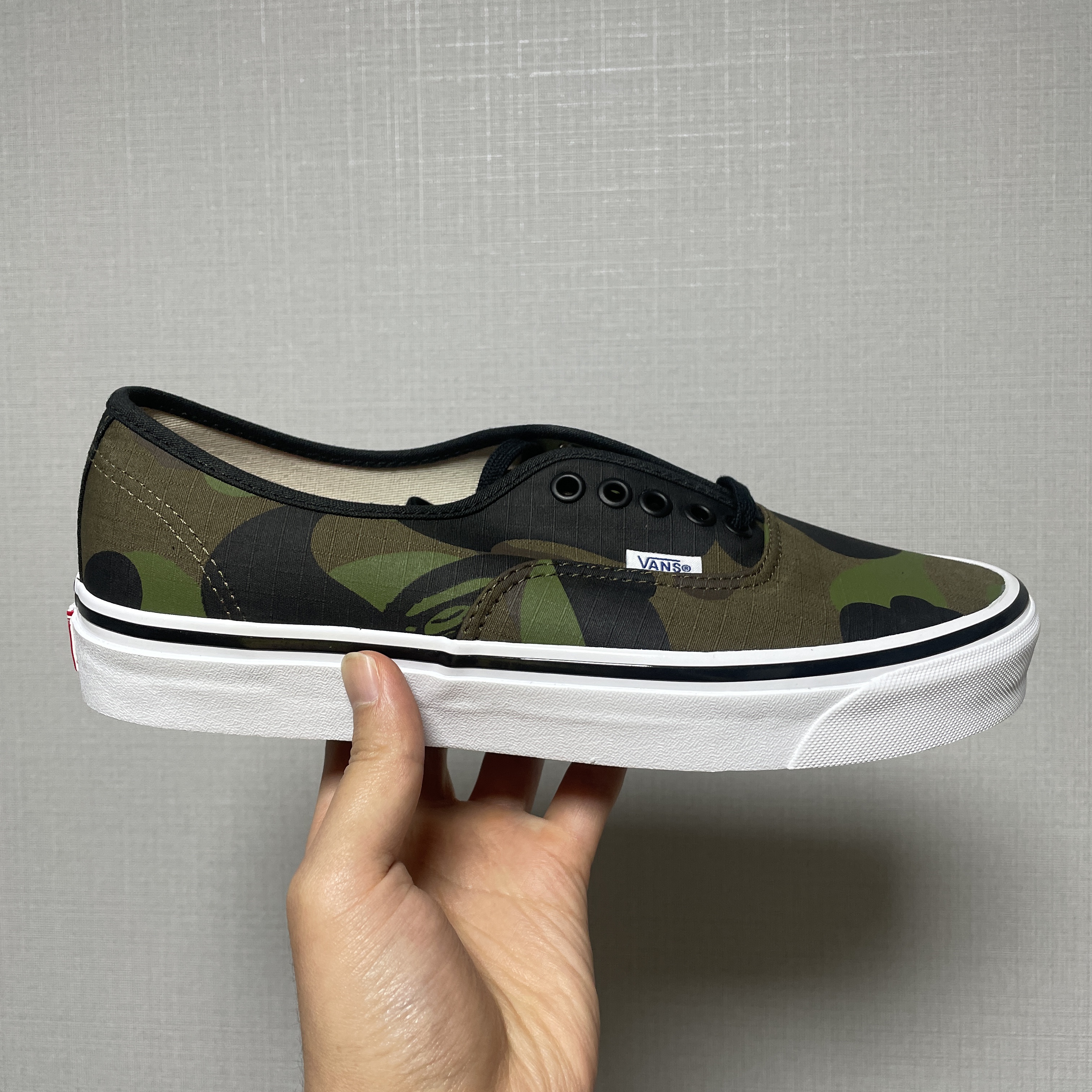 Vans x BAPE Authentic 44 DX 1st Camo Green 착용 스타일 - 2