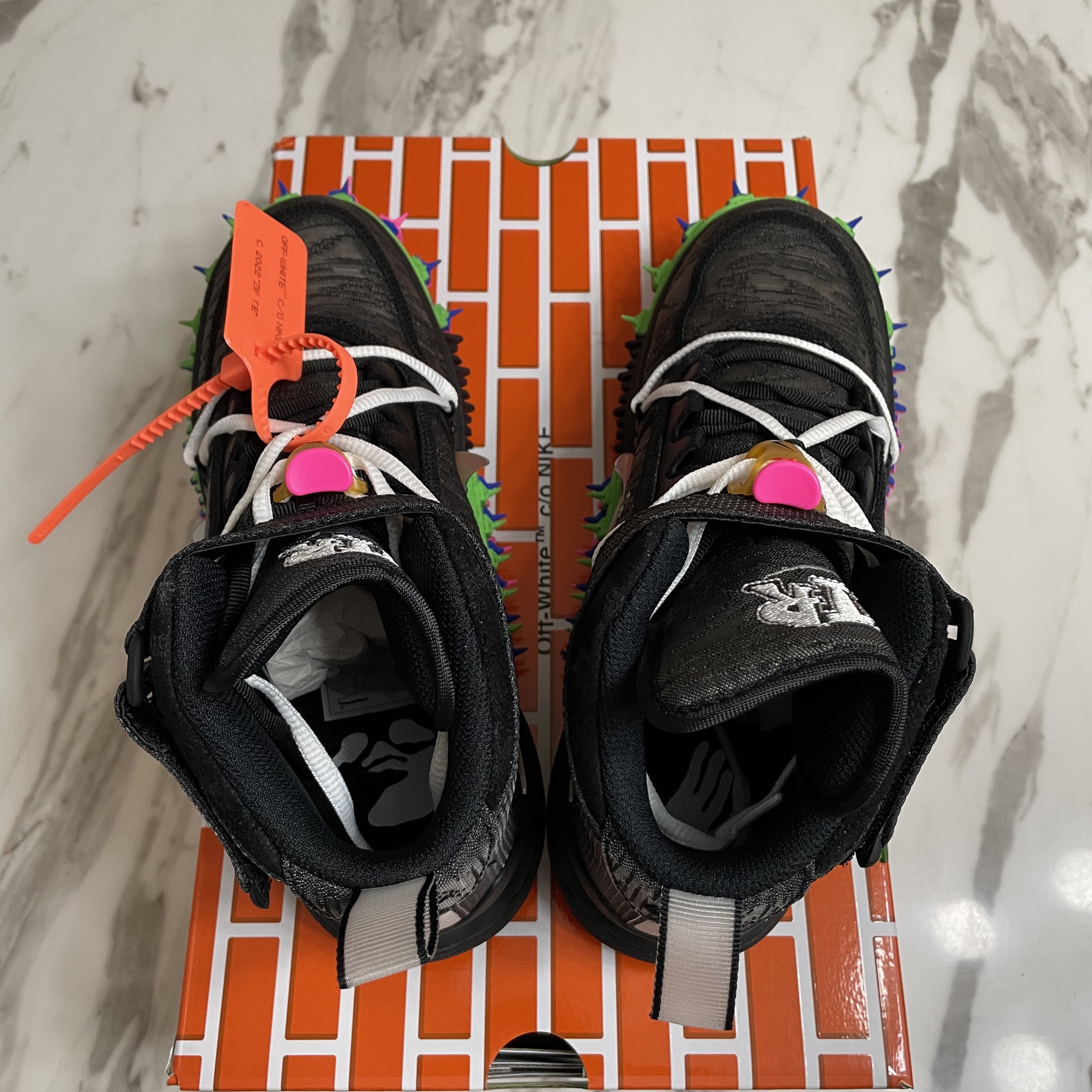 Nike x Off-White Air Force 1 Mid SP Black 착용 스타일 - 1