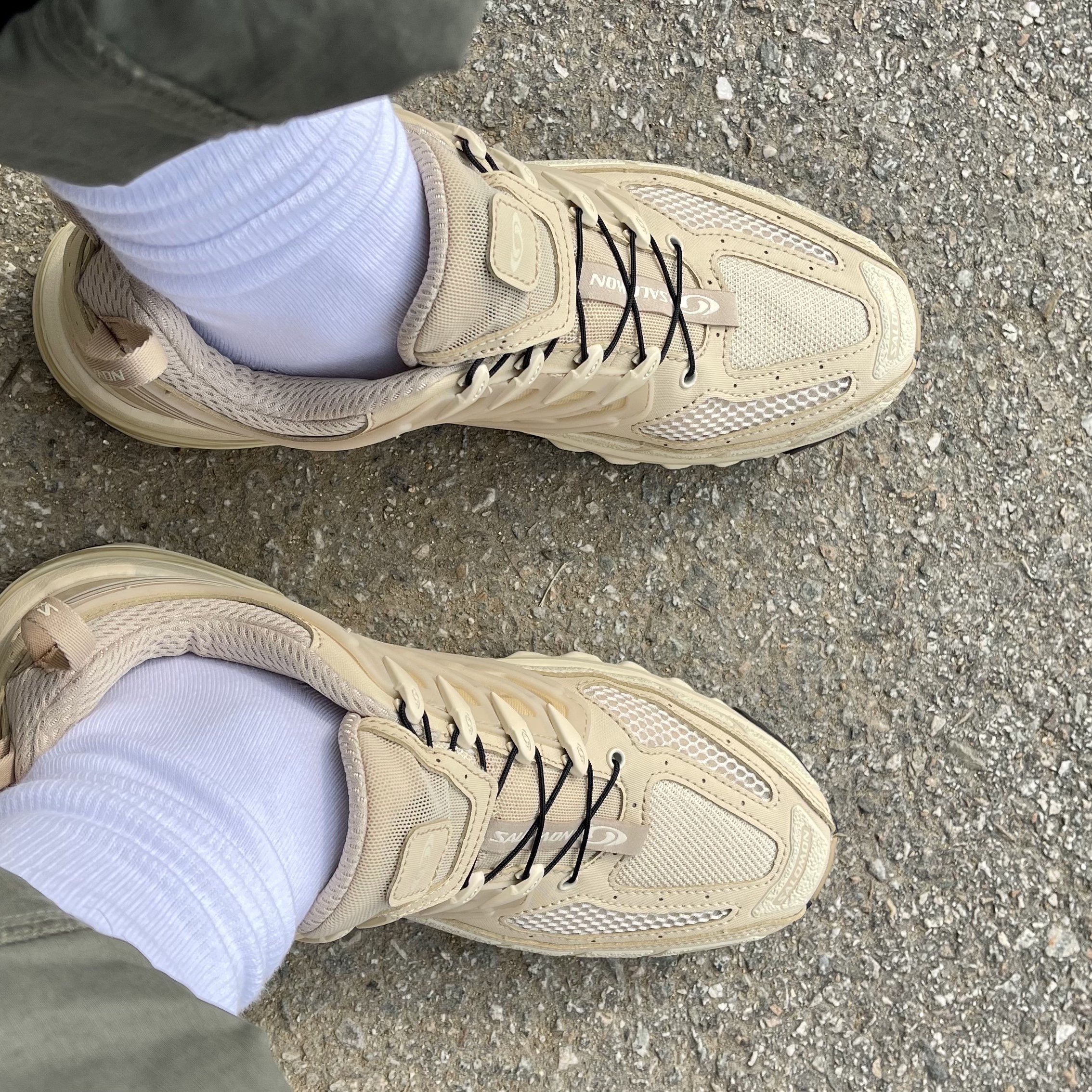 Salomon ACS Pro ADV Safari Bleached Sand 착용 스타일 - 2