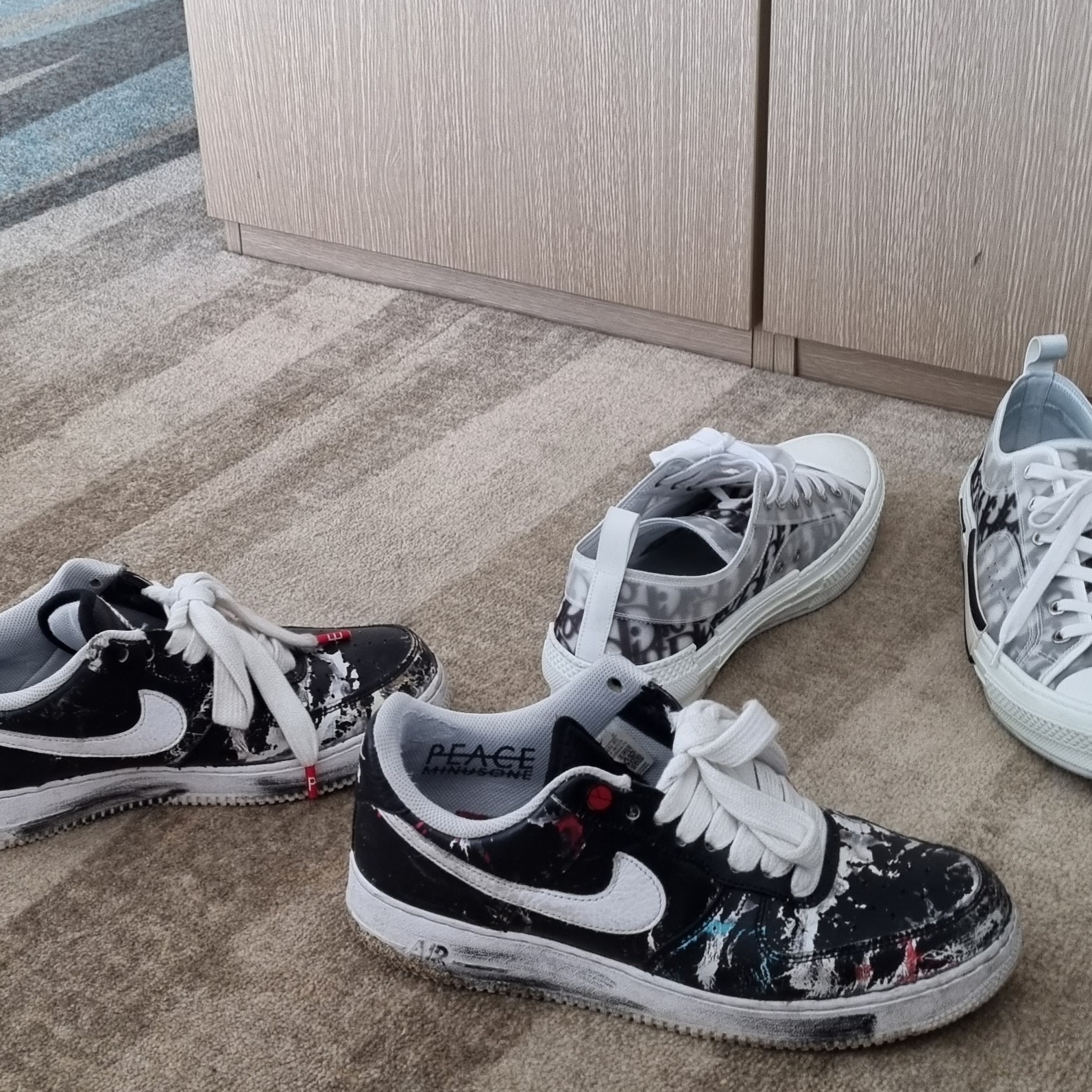 Nike x Peaceminusone Air Force 1 Low Para-Noise, Dior B23 Low Dior Oblique White & Black 착용 스타일