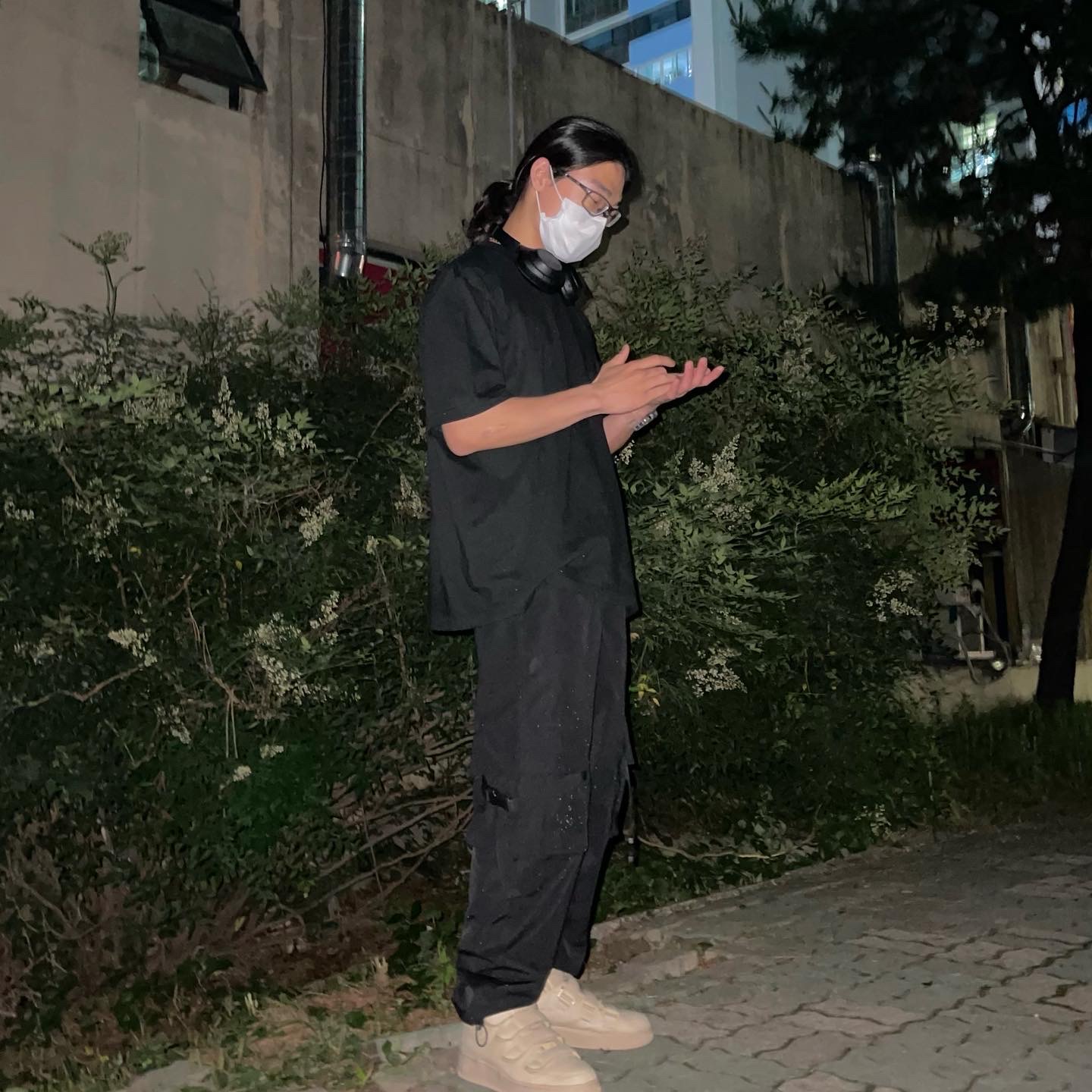 Nike x Billie Eilish Air Force 1 High '07 SP Mushroom 착용 스타일 - 3