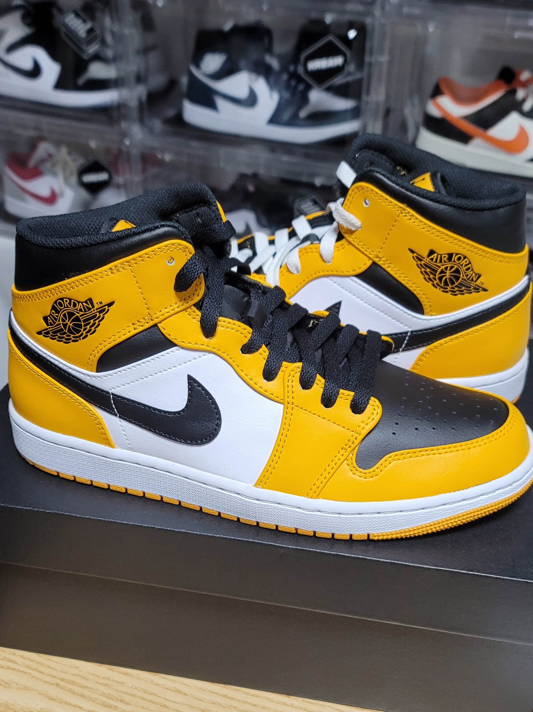 Jordan 1 Mid Taxi 착용 스타일 - 1