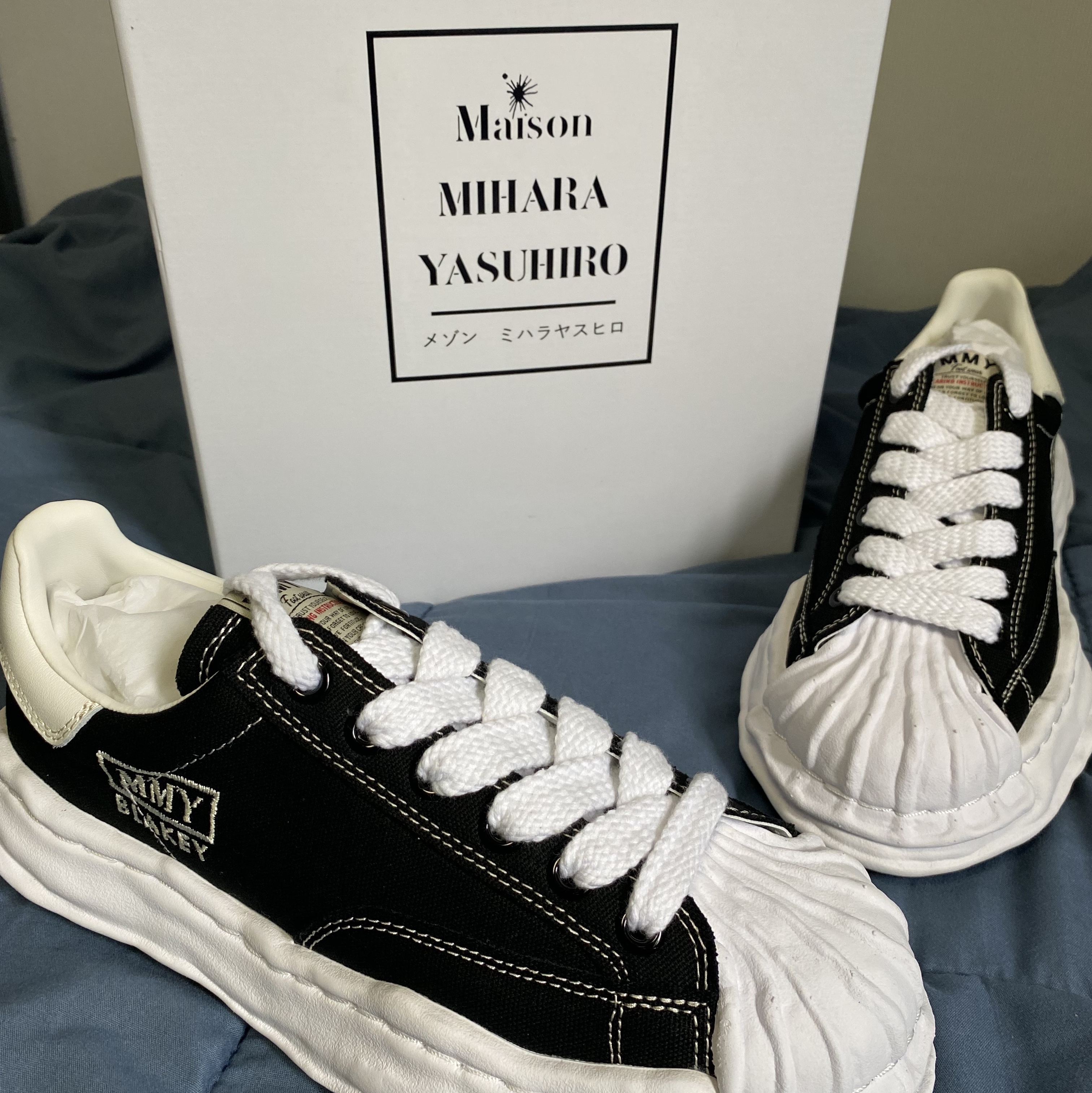 Maison Mihara Yasuhiro Blakey OG Sole Canvas Low-top Sneakers Black White 착용 스타일