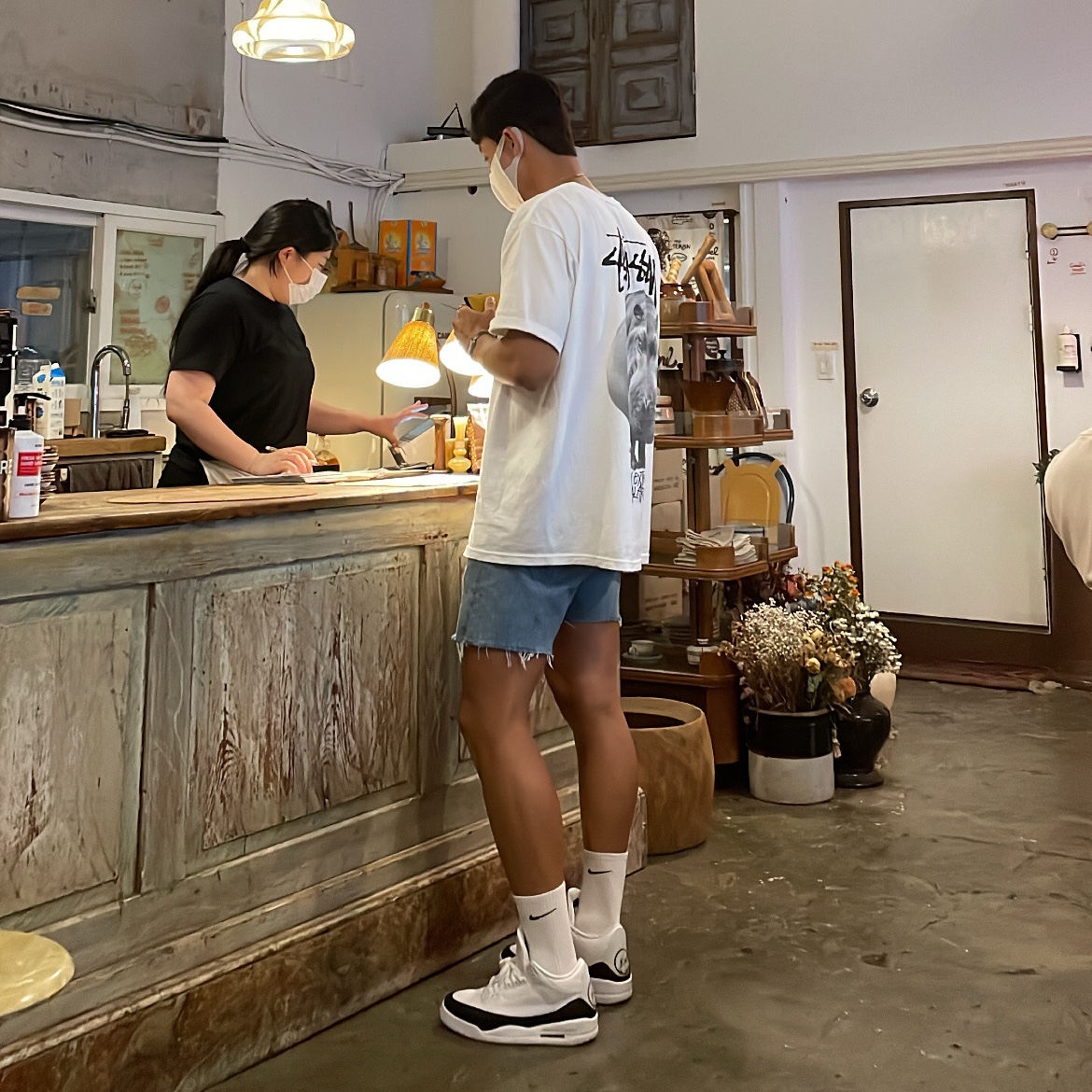 Jordan 3 x Fragment Retro SP White Black, Stussy Livin' Large T-Shirt White 착용 스타일