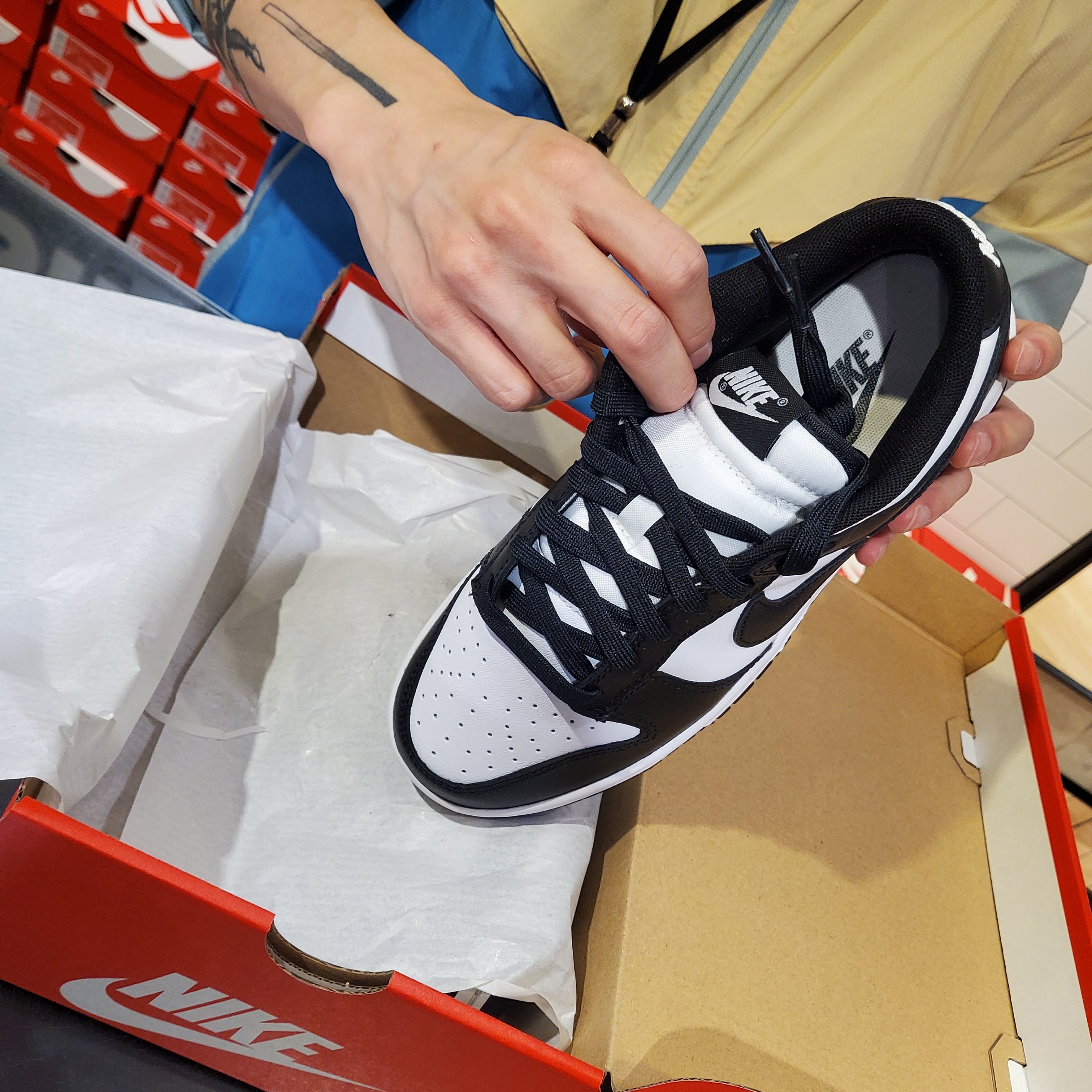 Nike Dunk Low Retro Black 착용 스타일 - 1