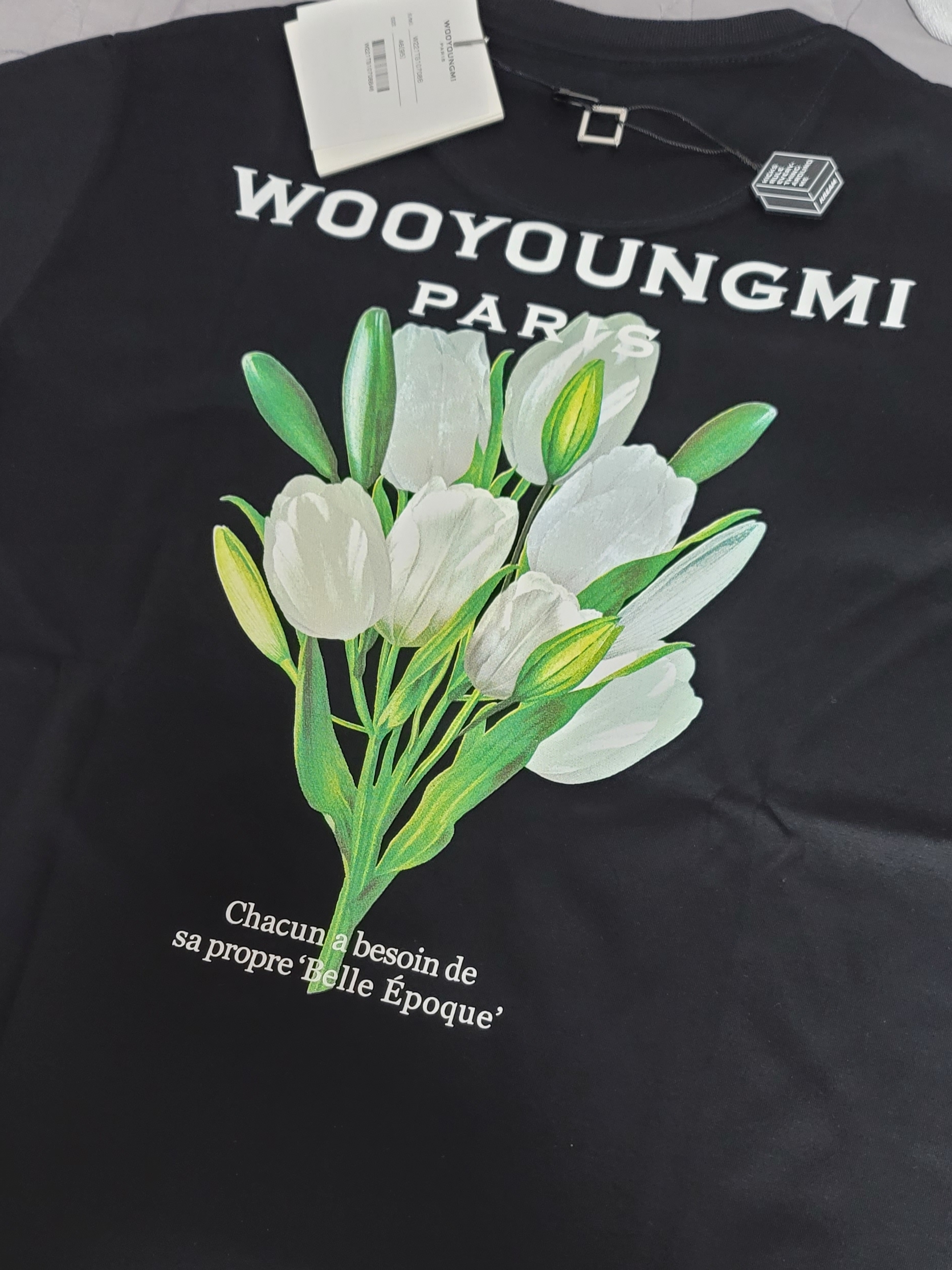 Wooyoungmi Flower Print Back Logo T-Shirt Black - 22SS 착용 스타일