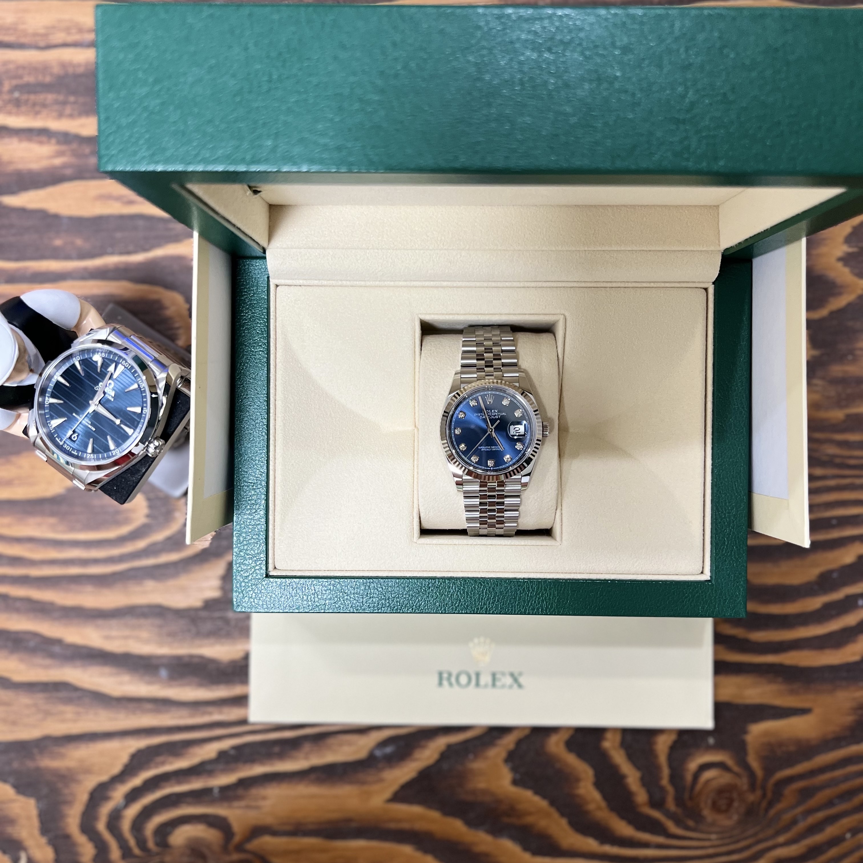 Rolex Datejust 36mm 126234 Bright Blue Diamond-Set Oyster 착용 스타일