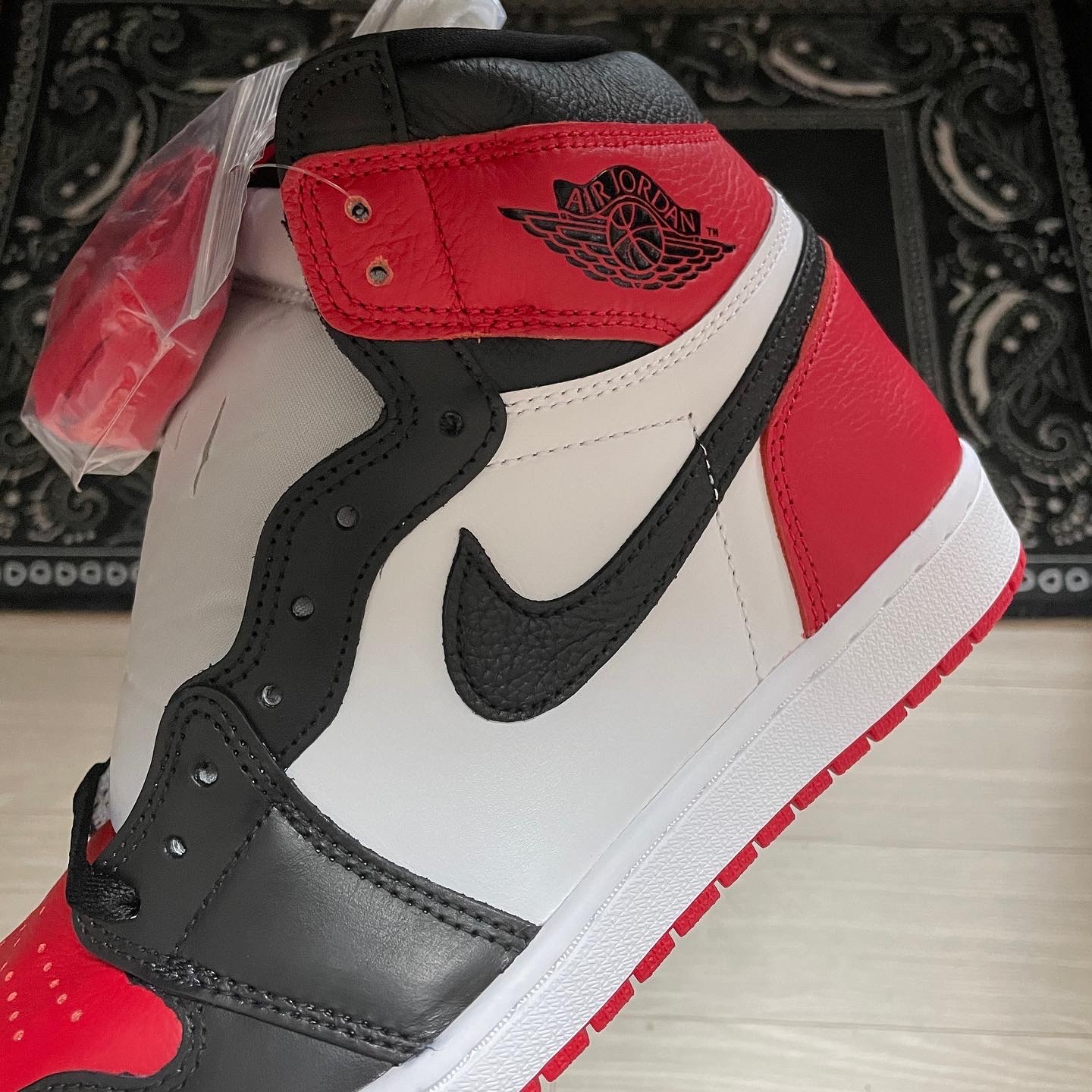 Jordan 1 Retro High OG Heritage, Jordan 1 Low Bred Toe 착용 스타일 - 1