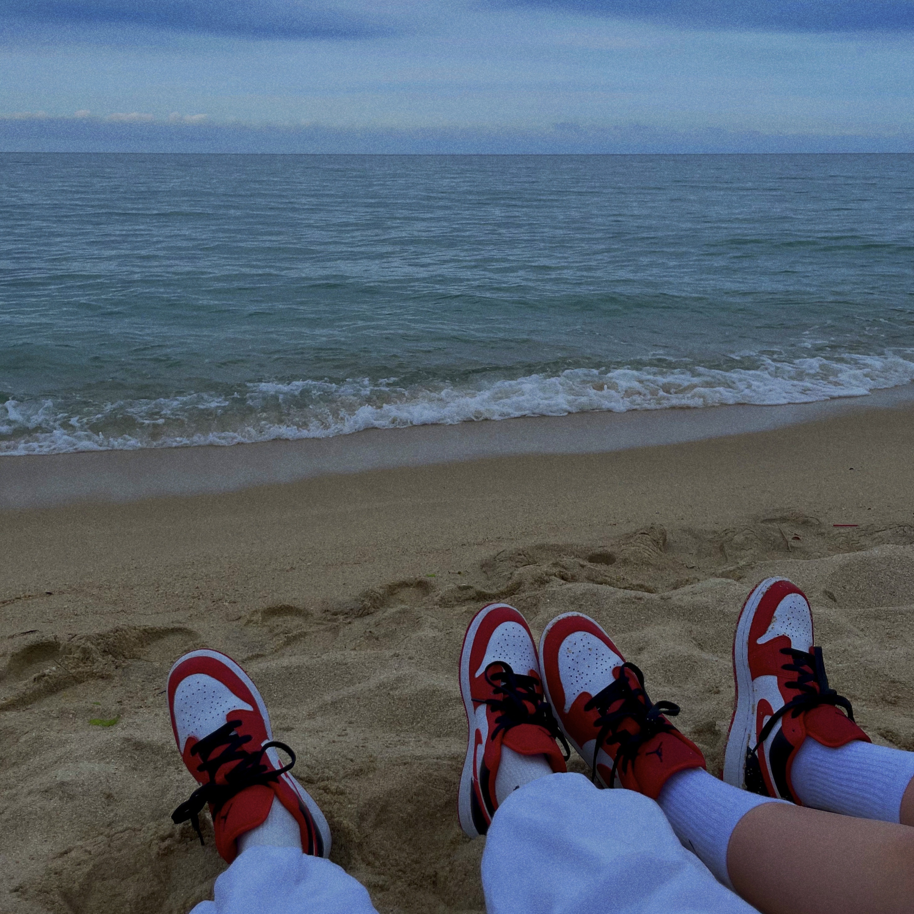(GS) Jordan 1 Low White Gym Red Black 착용 스타일