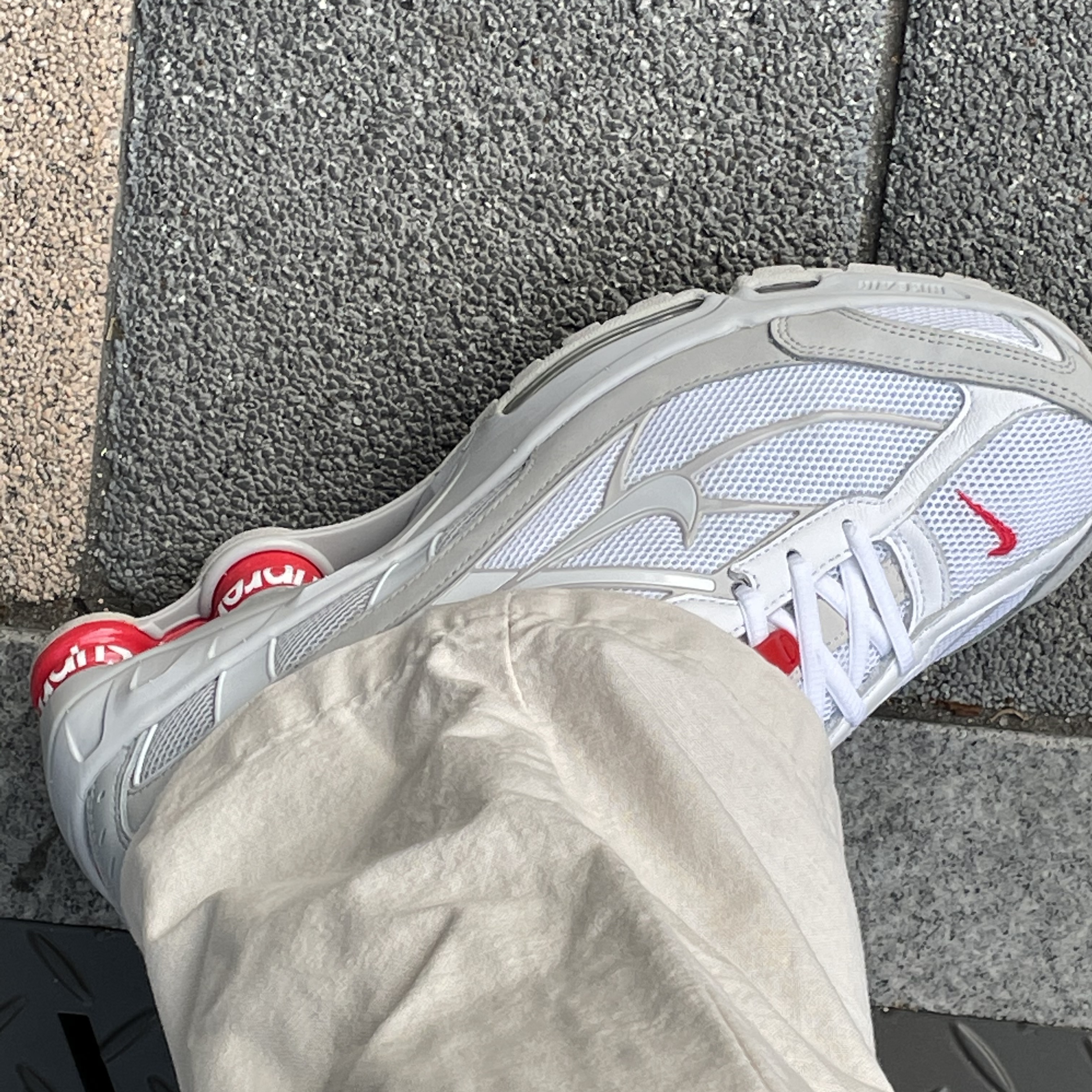 Nike x Supreme Shox Ride 2 SP White 착용 스타일