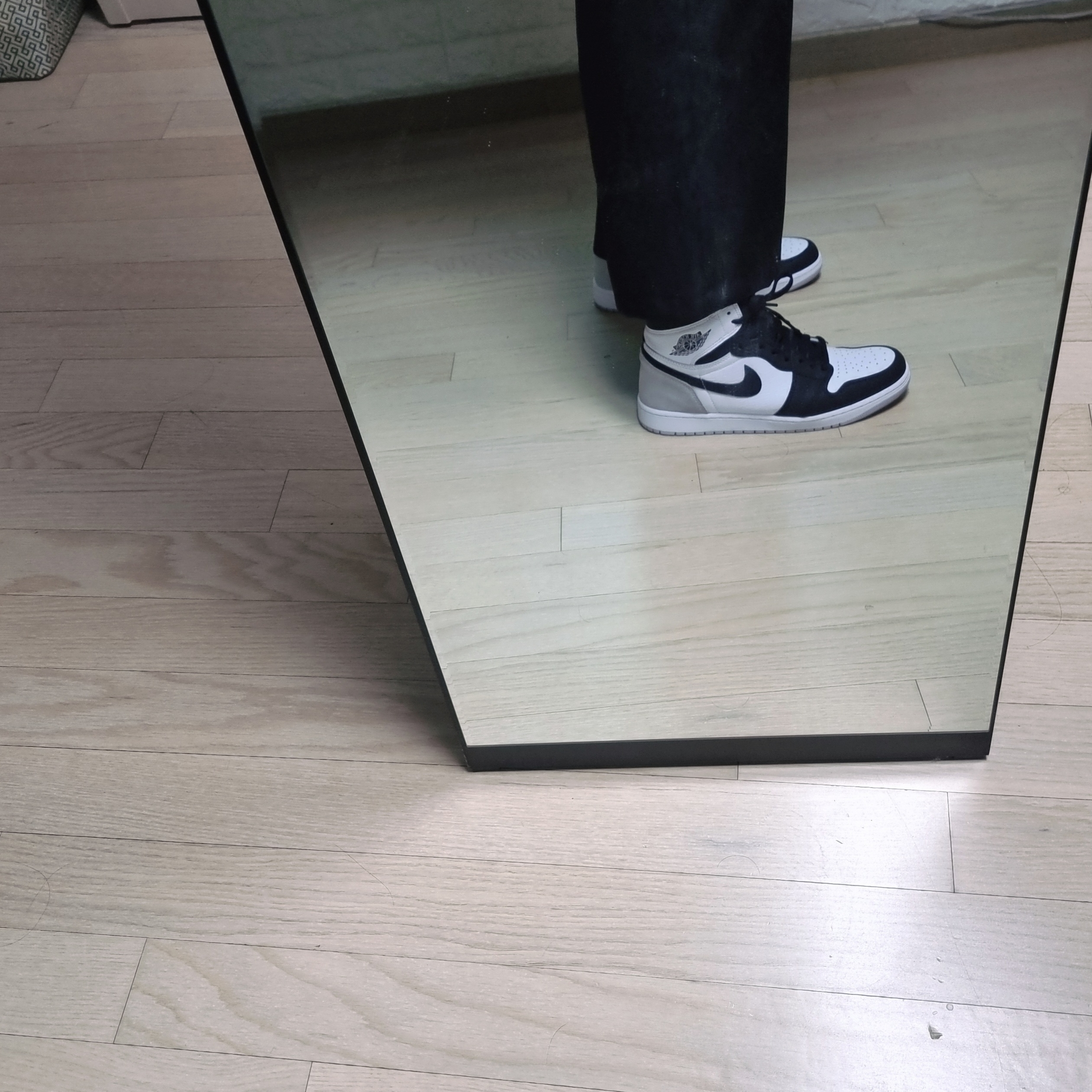 Jordan 1 Retro High OG Bleached Coral 착용 스타일 - 5