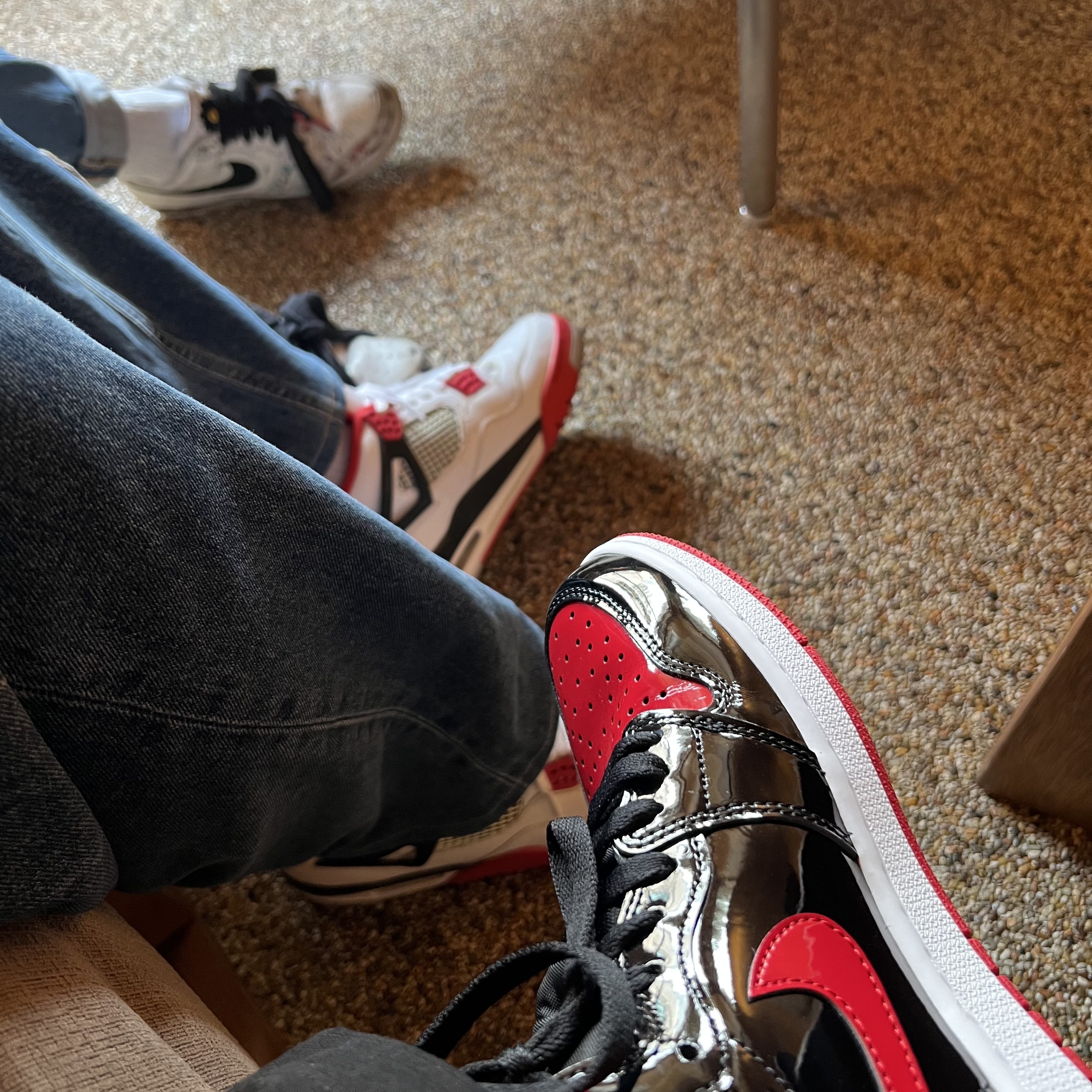 Jordan 1 Retro High OG Patent Bred, Jordan 4 Retro OG Fire Red 2020 착용 스타일