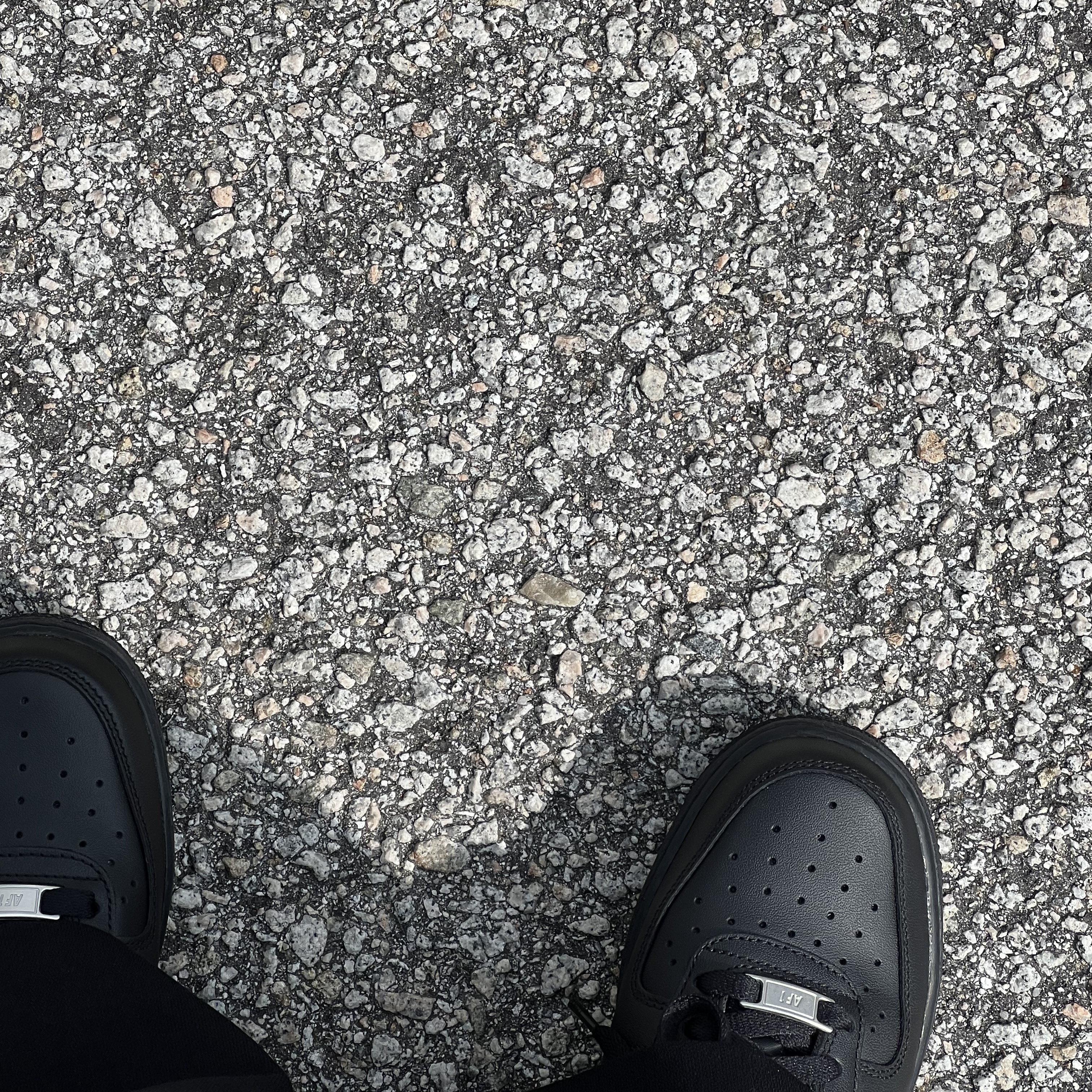 (W) Nike Air Force 1 '07 Low Triple Black, Nike Air Force 1 '07 Low Triple Black 착용 스타일