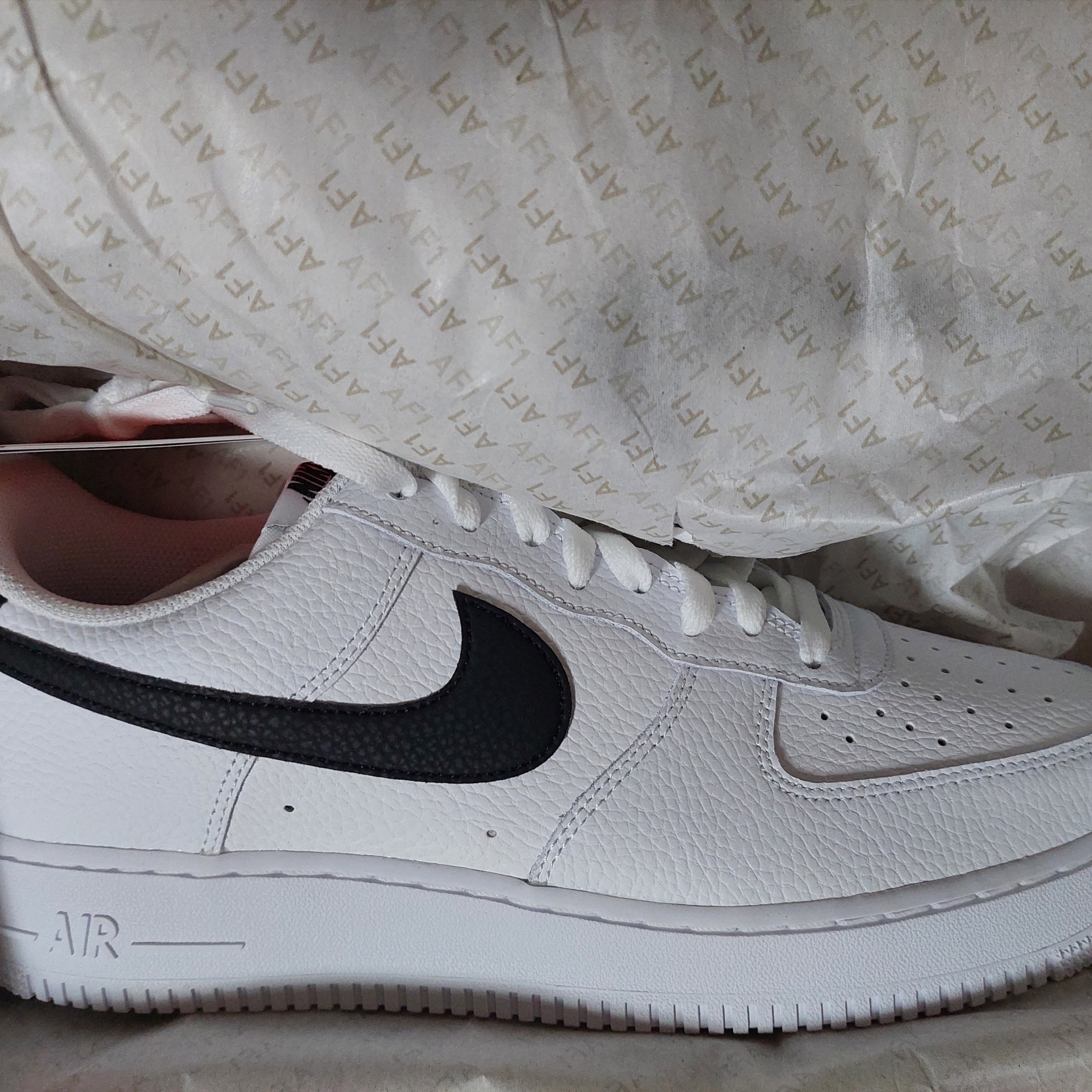 Nike Air Force 1 '07 White Black 착용 스타일