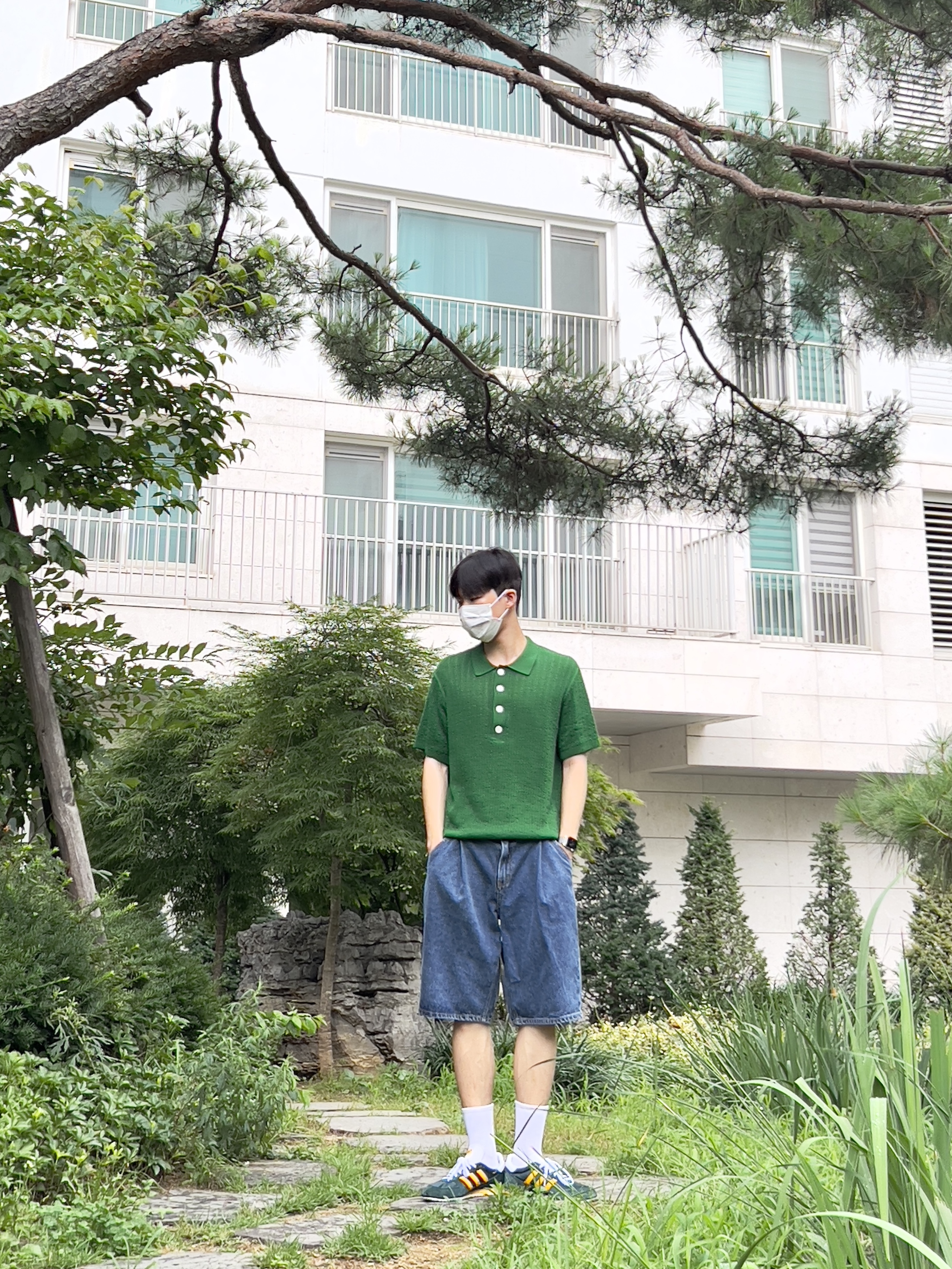 Adidas x Noah Vintage Collegiate Gold 착용 스타일 - 3