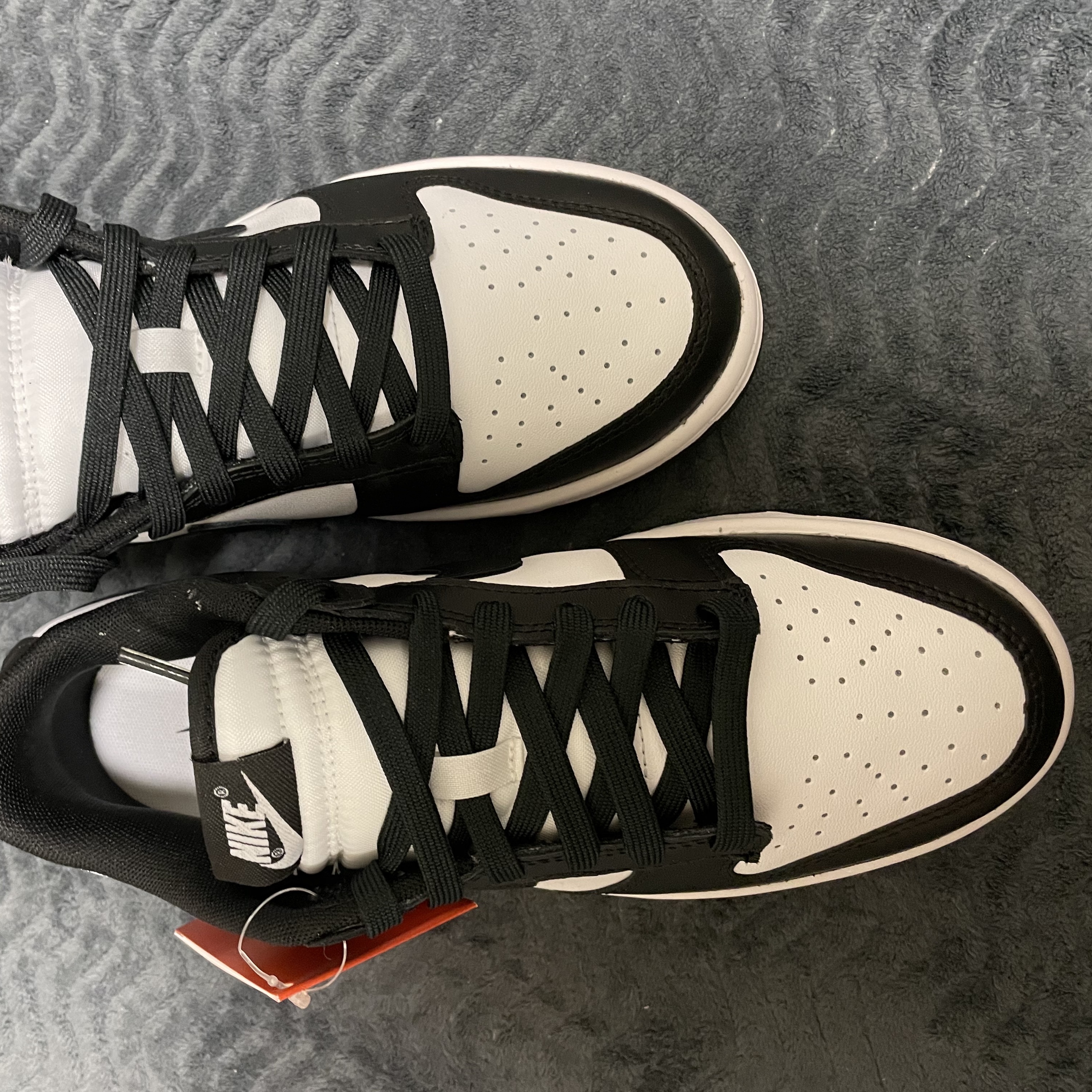 Nike Dunk Low Retro Black 착용 스타일 - 2
