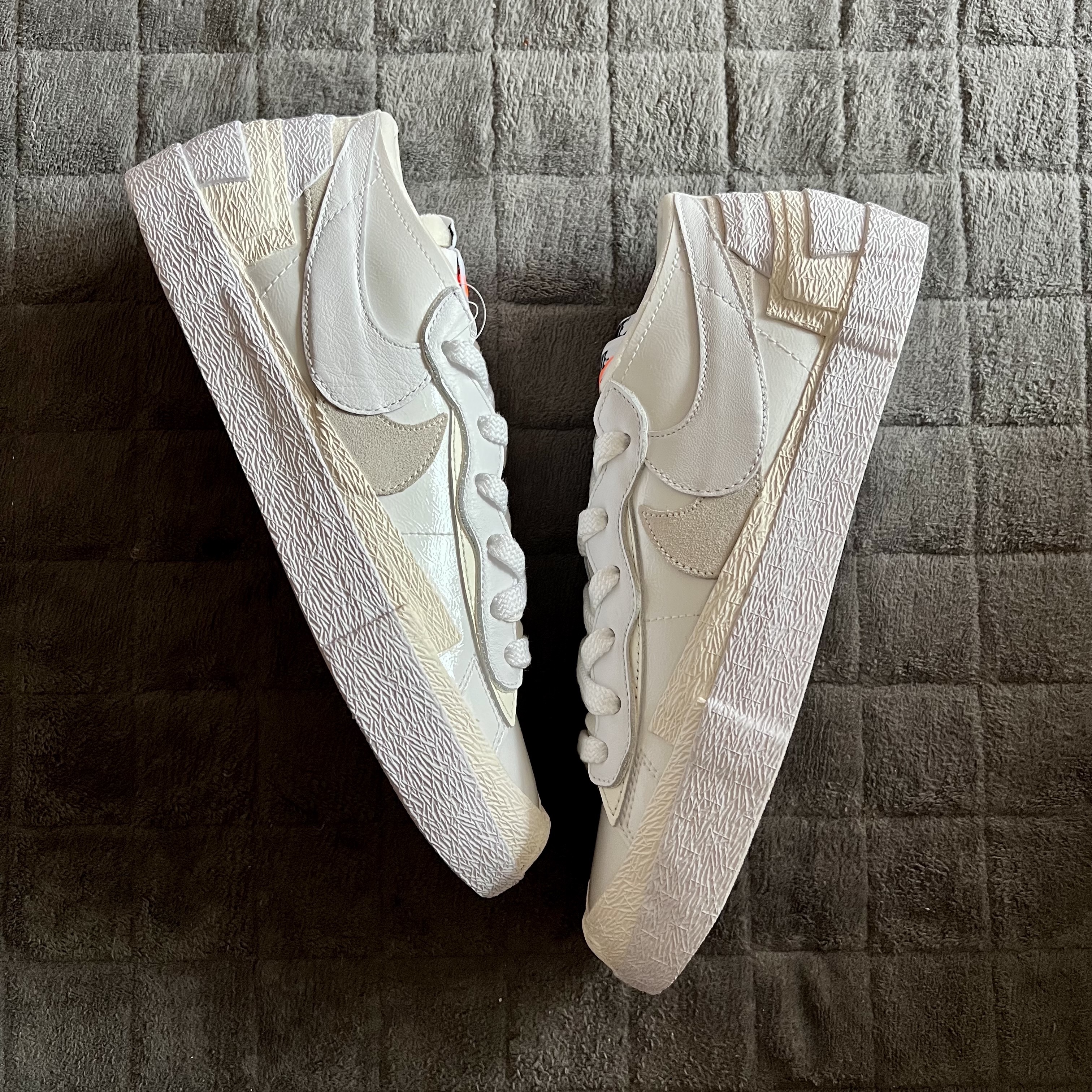 Nike x Sacai Blazer Low White Patent Leather 착용 스타일