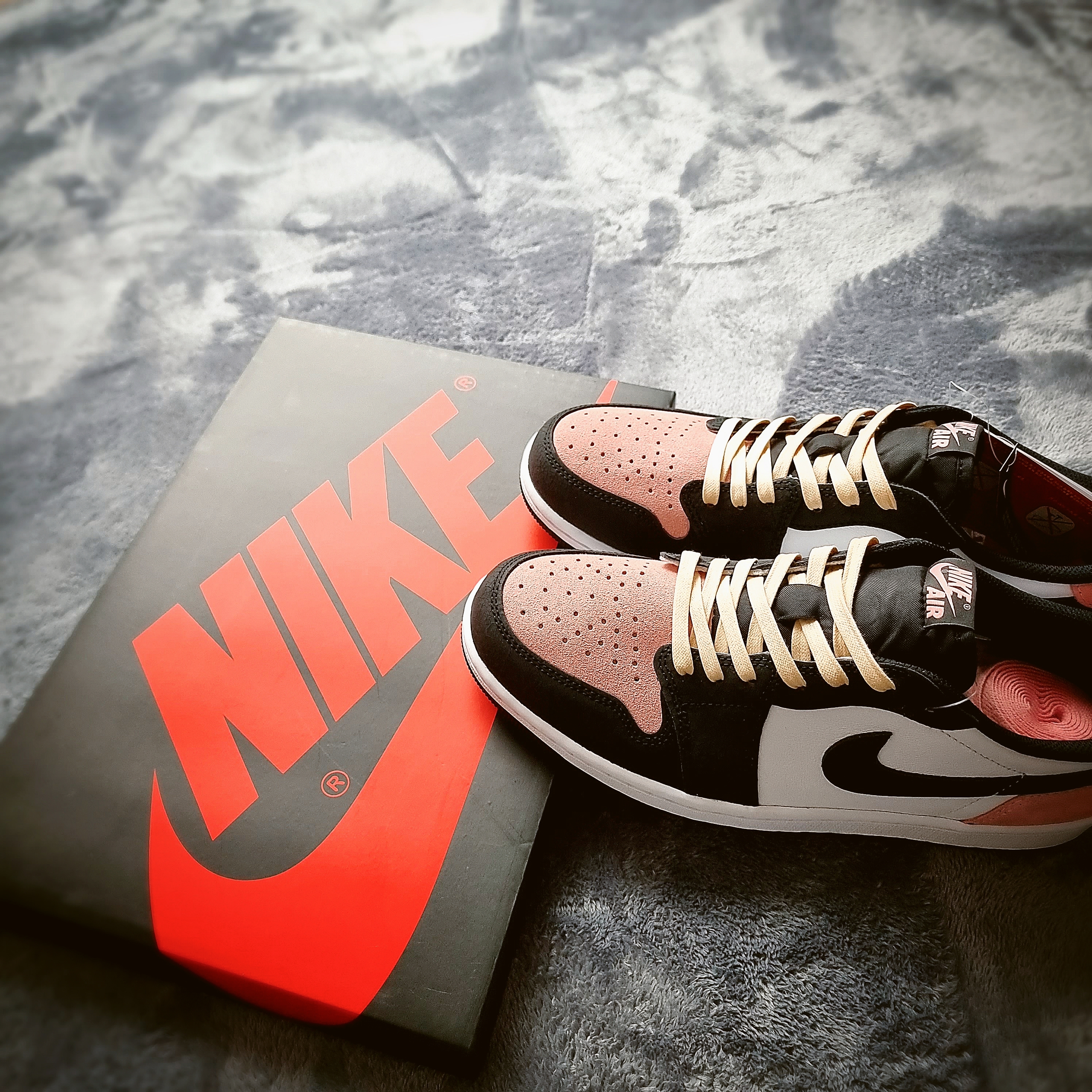 Jordan 1 Retro Low OG Bleached Coral 착용 스타일