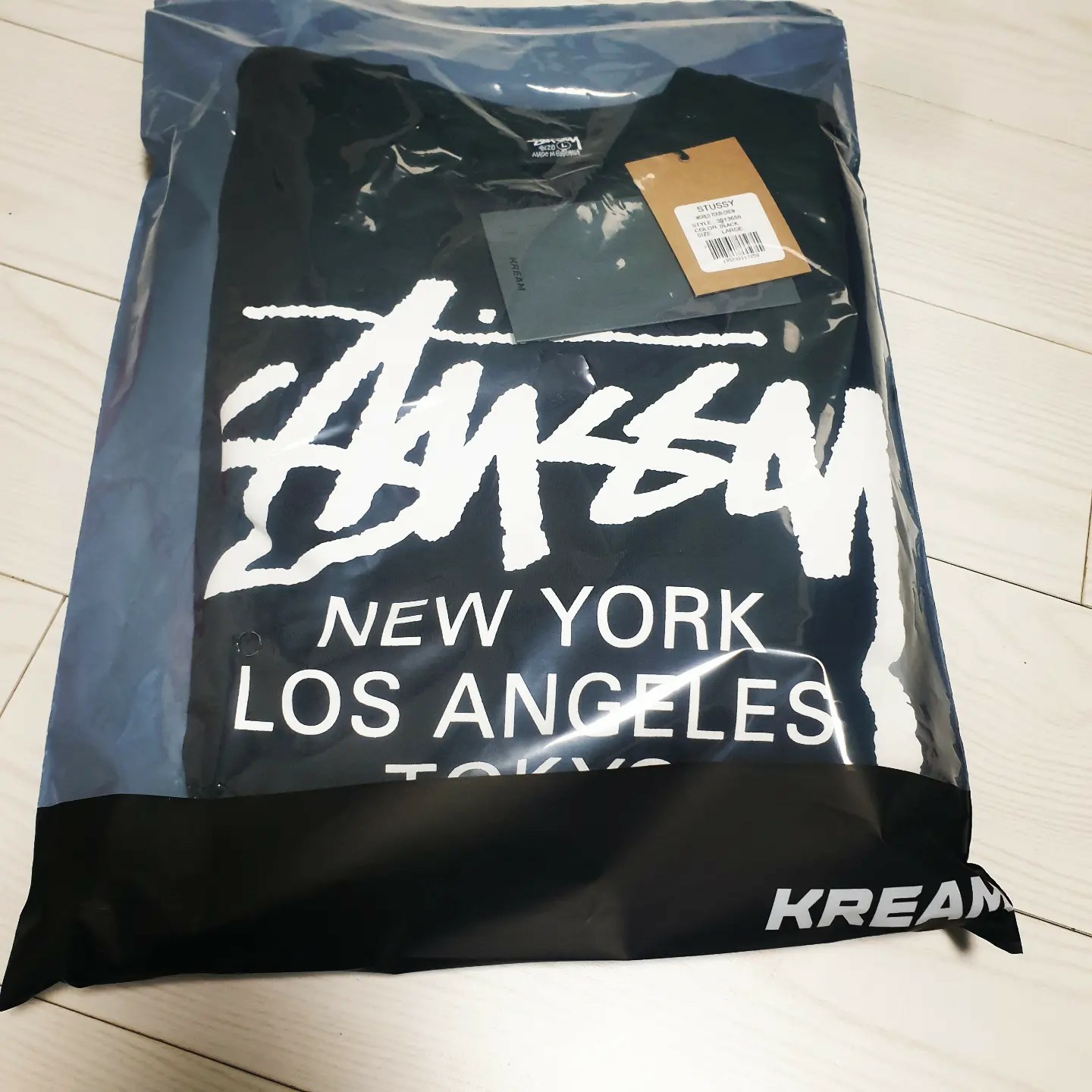 Stussy World Tour Crew Black 2022, Stussy World Tour Crew Black 2021 착용 스타일 - 1