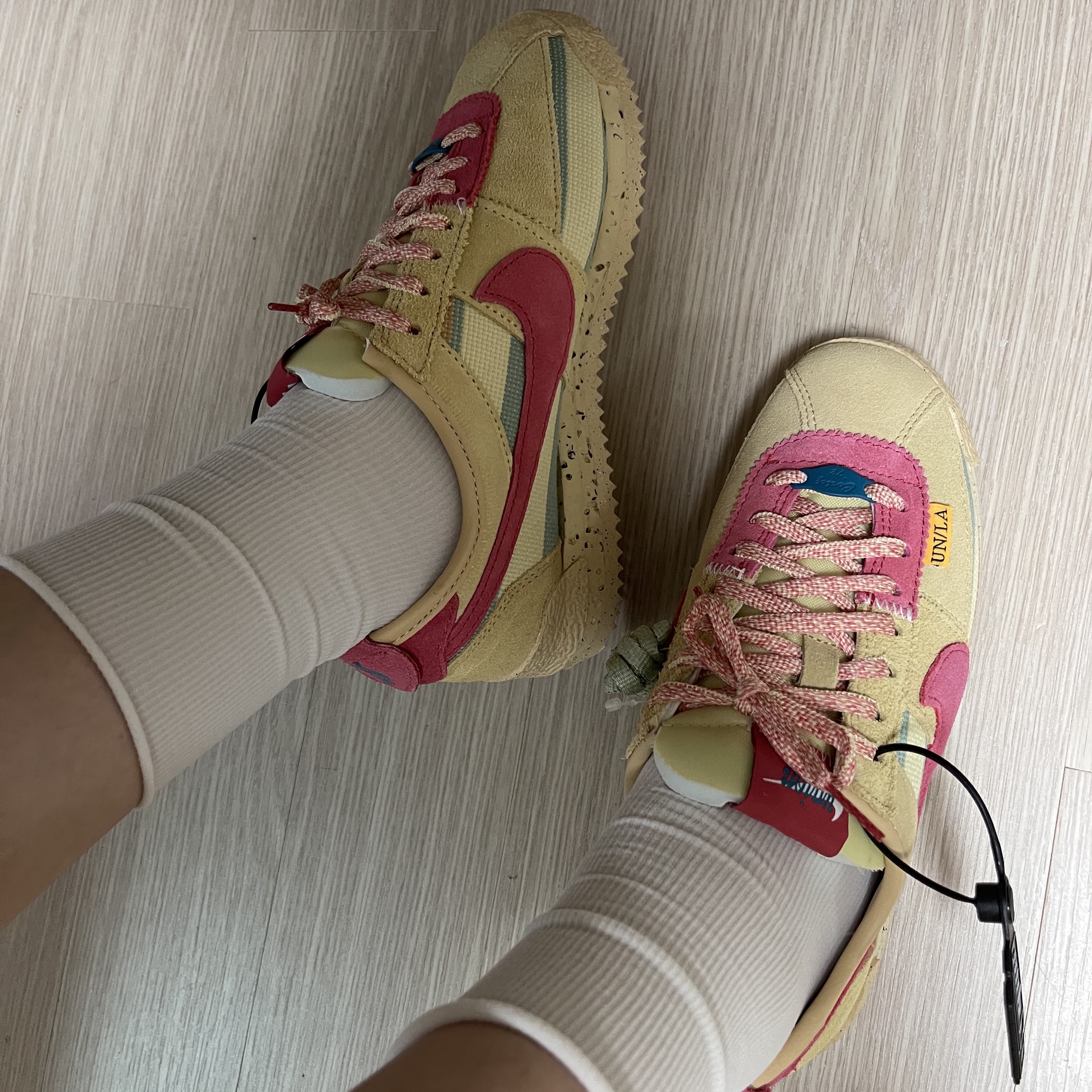 Nike x Union Cortez SP Sesame 착용 스타일 - 2