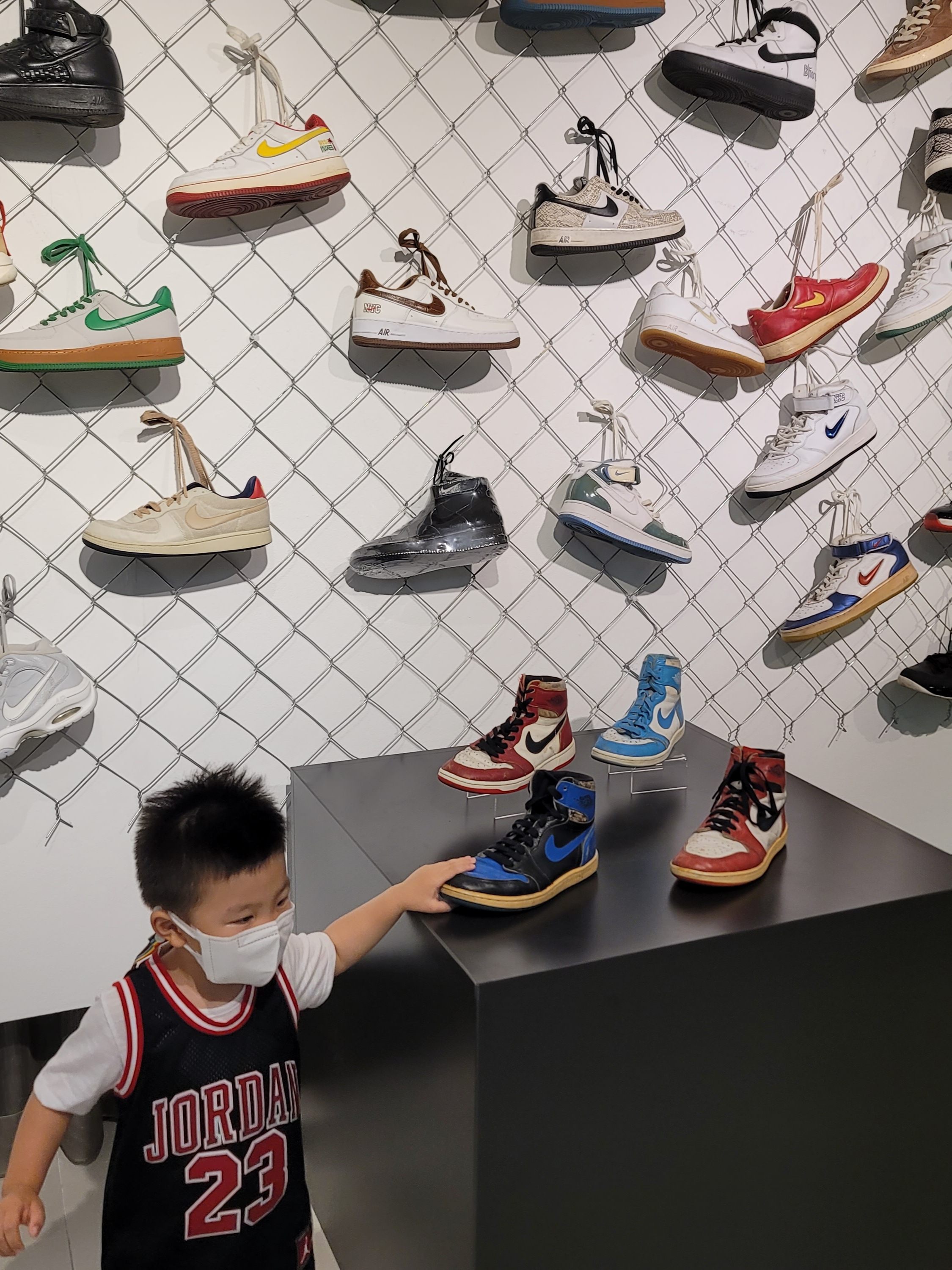 (TD) Nike x NBA Dunk Low Black and Chile Red, (W) Nike Dunk Low Black 착용 스타일 - 2