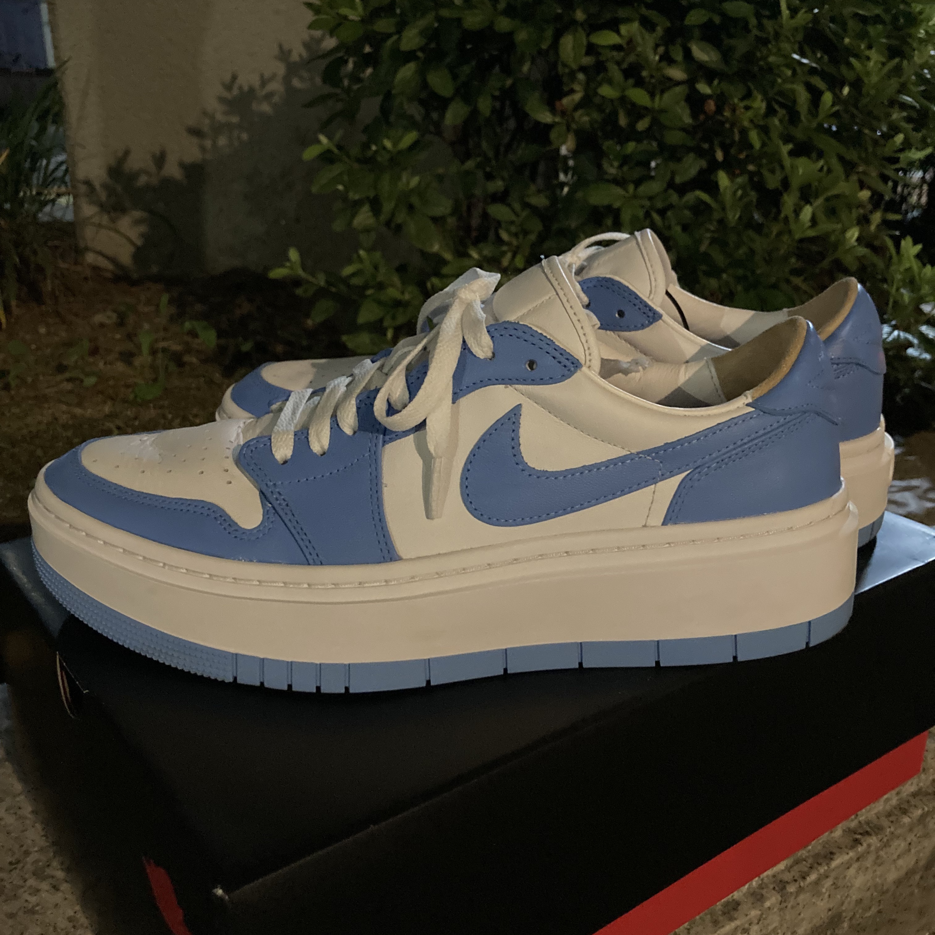 (W) Jordan 1 Elevate Low SE University Blue 착용 스타일 - 1