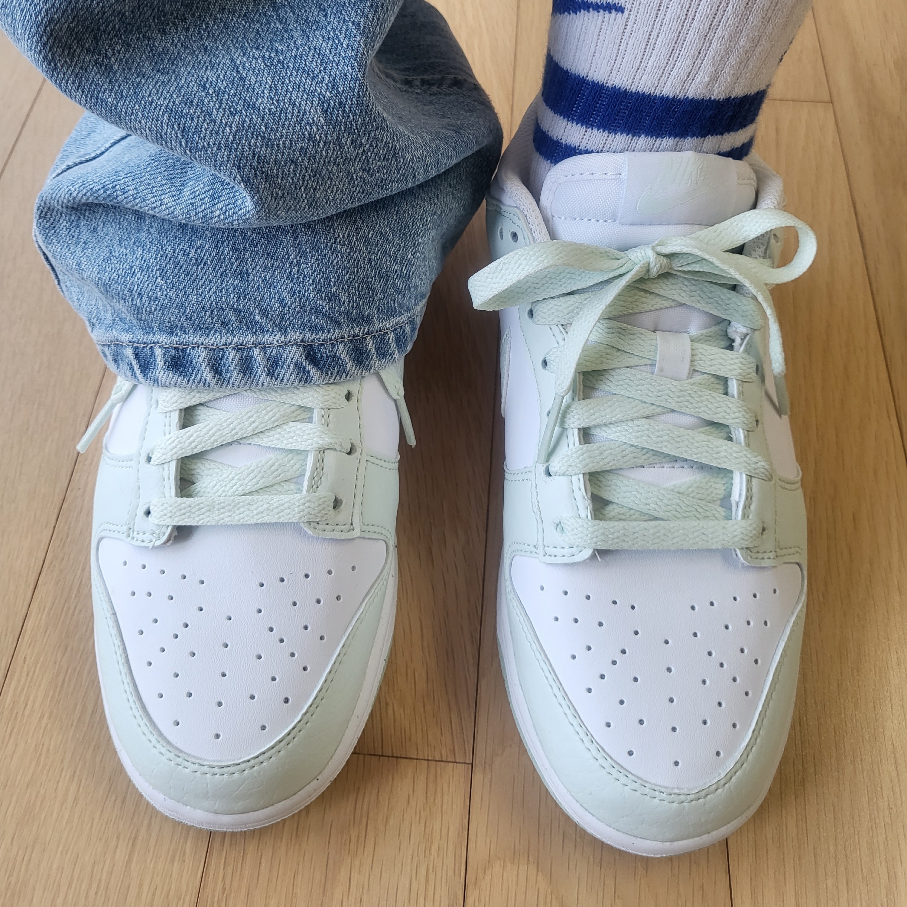 (W) Nike Dunk Low Next Nature Barely Green and White 착용 스타일 - 3