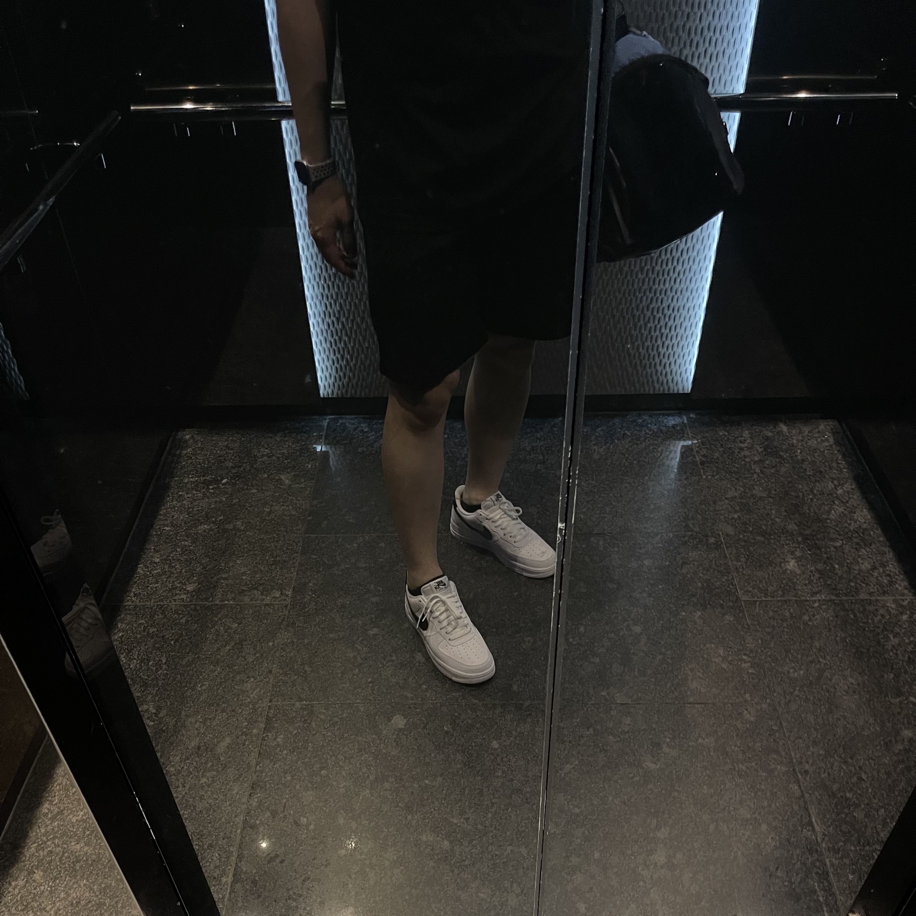 Nike Air Force 1 '07 White Black 착용 스타일