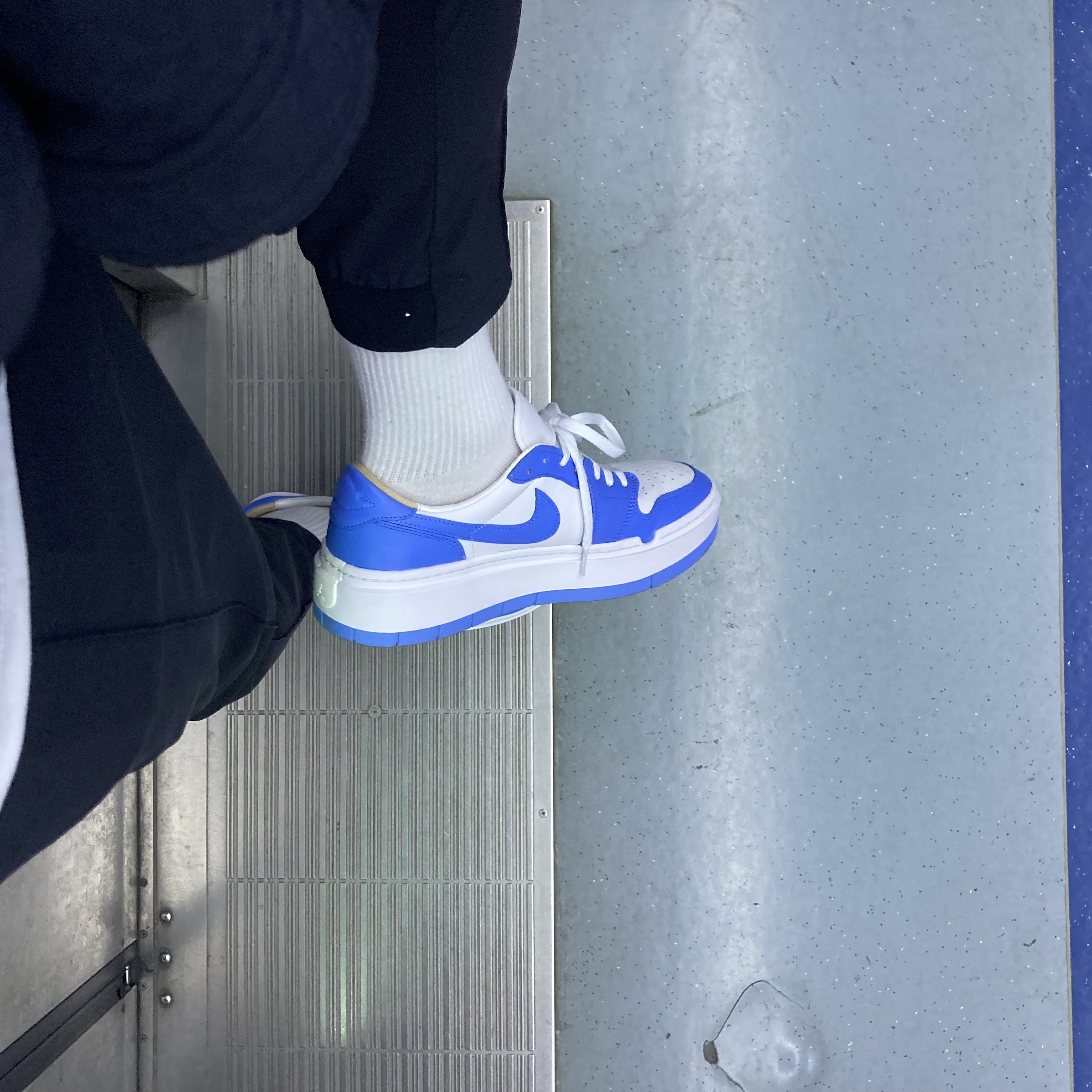 (W) Jordan 1 Elevate Low SE University Blue 착용 스타일 - 4