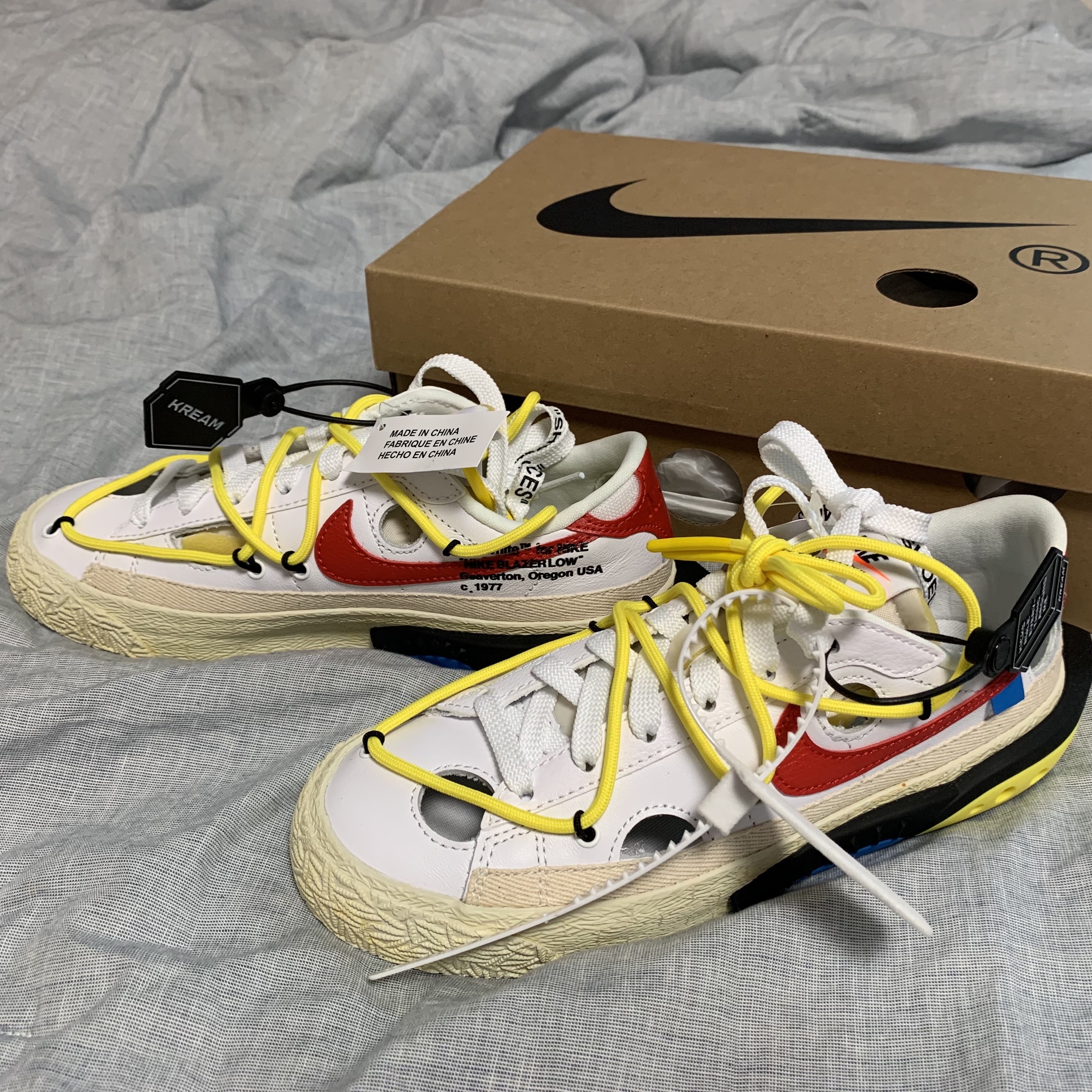 Nike x Off-White Blazer Low '77 White and University Red 착용 스타일
