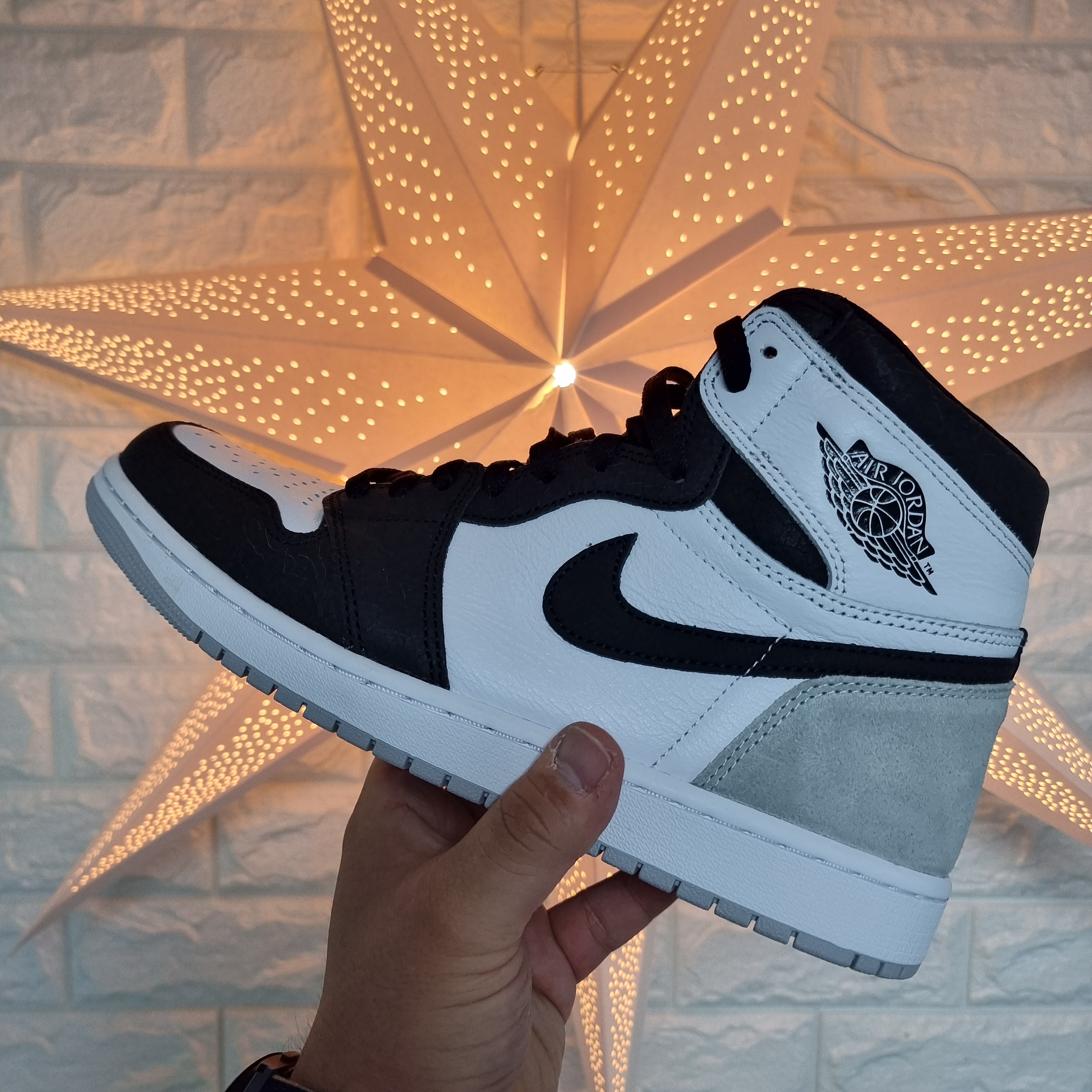 Jordan 1 Retro High OG Bleached Coral 착용 스타일 - 1