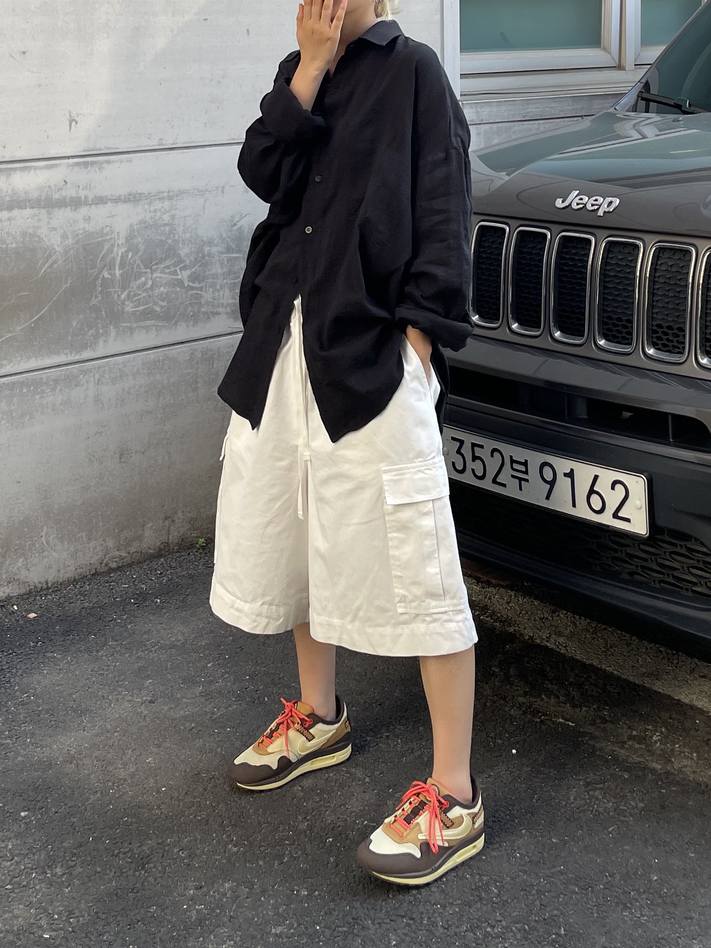 Nike x Travis Scott Air Max 1 Cact.us Brown 착용 스타일 - 2