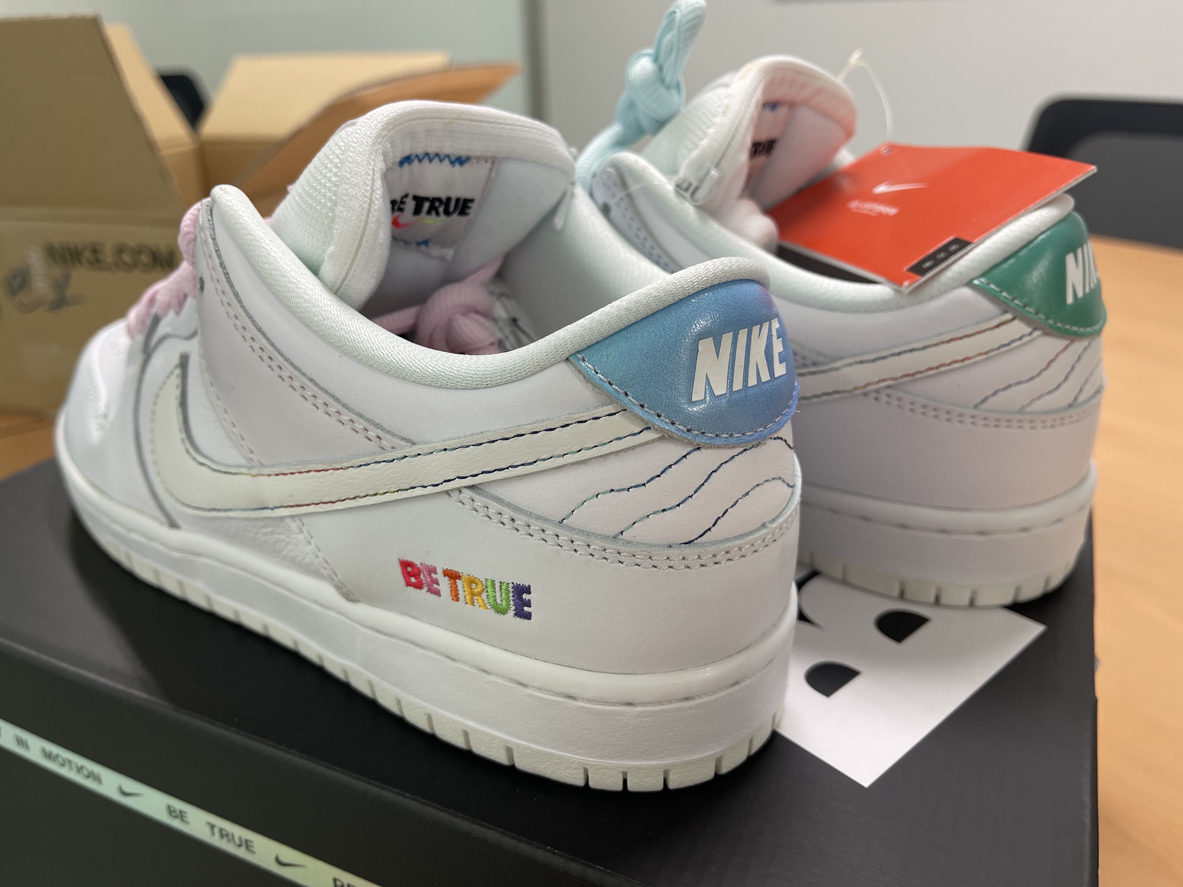 Nike SB Dunk Low Pro Be True 착용 스타일 - 2