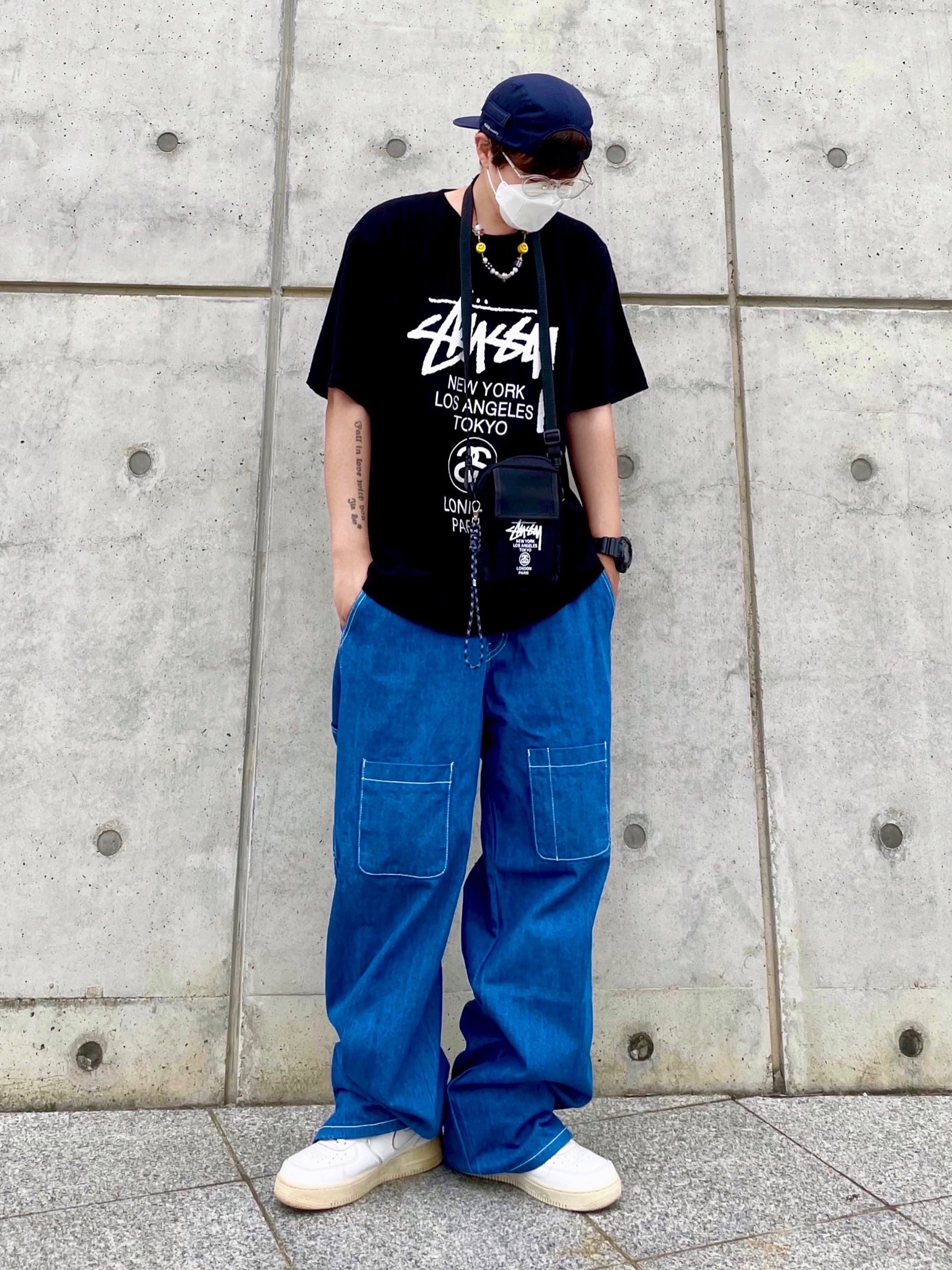 Nike Air Force 1 Mid '07 White, Stussy World Tour T-Shirt Black 착용 스타일