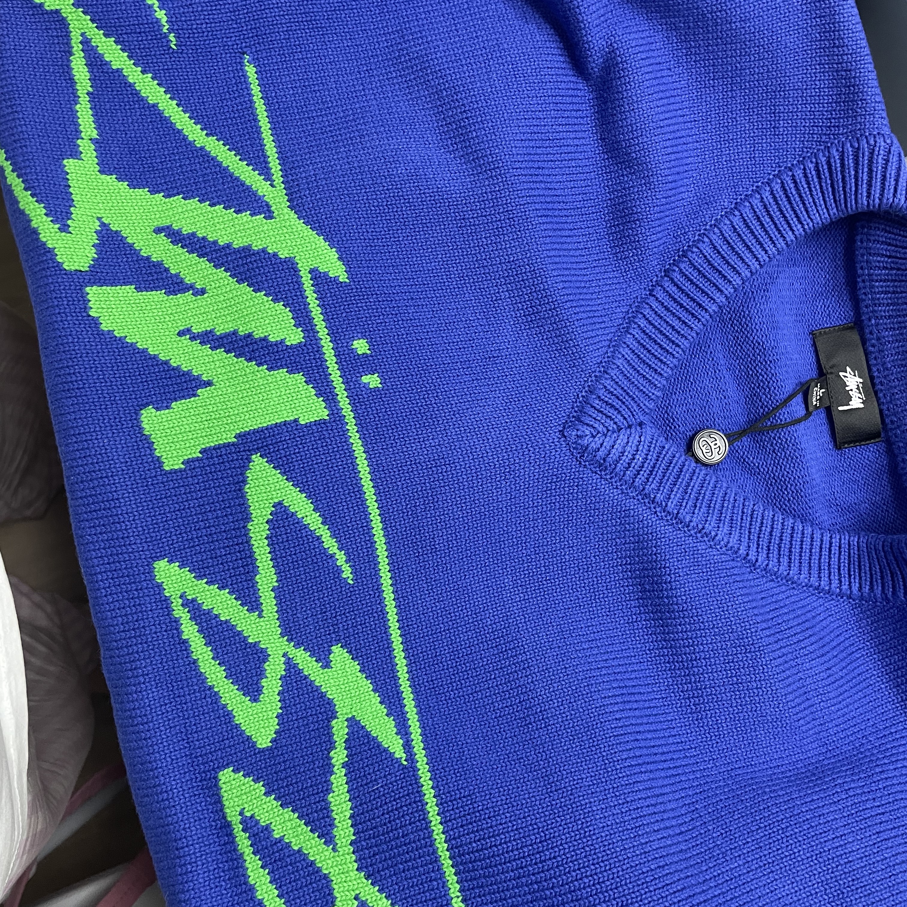 Stussy Sweater Vest Blue 착용 스타일 - 1