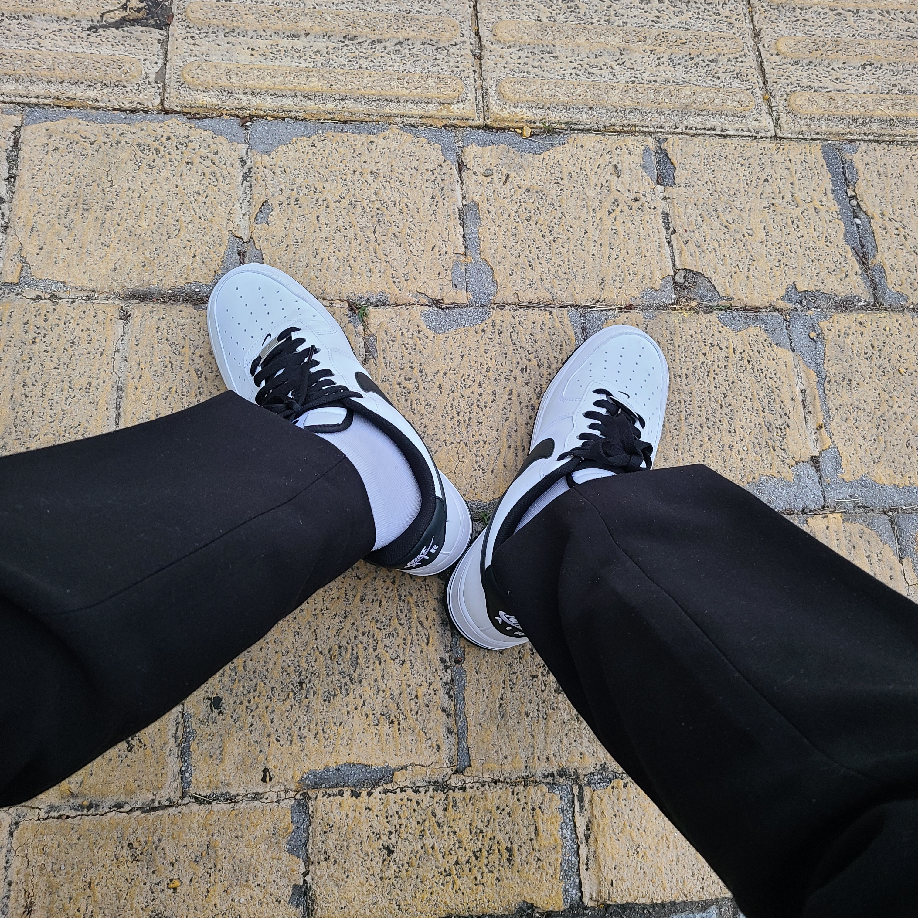 Nike Air Force 1 '07 White Black 착용 스타일