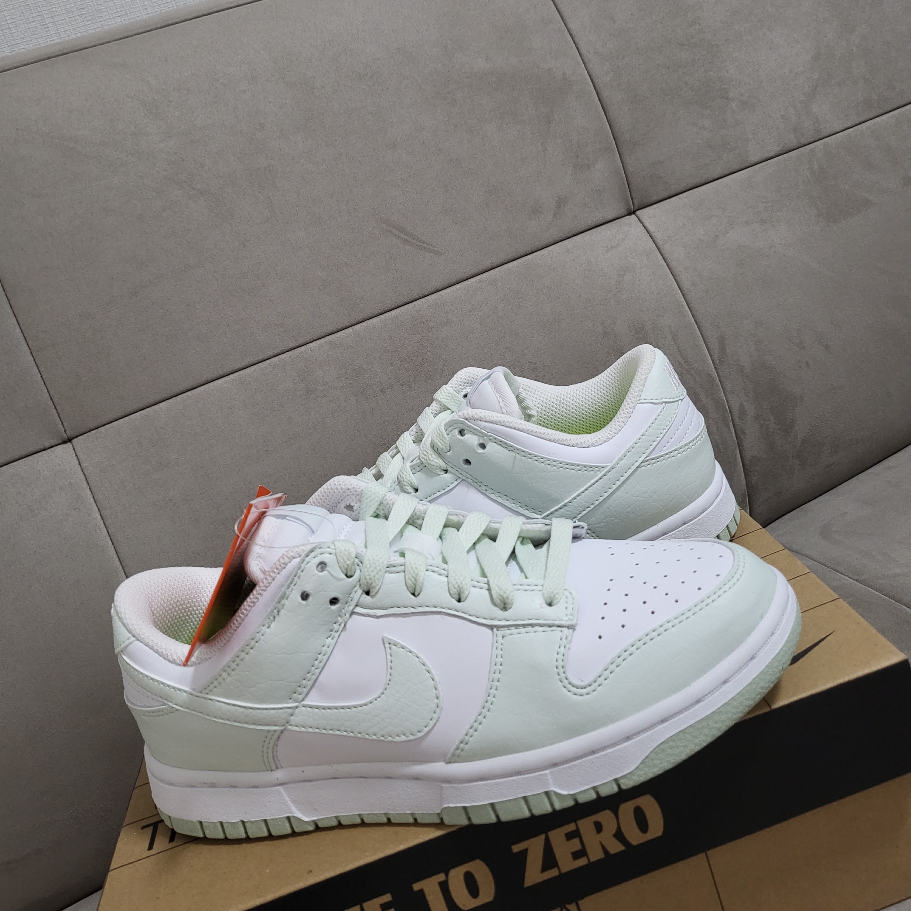 (W) Nike Dunk Low Next Nature Barely Green and White 착용 스타일