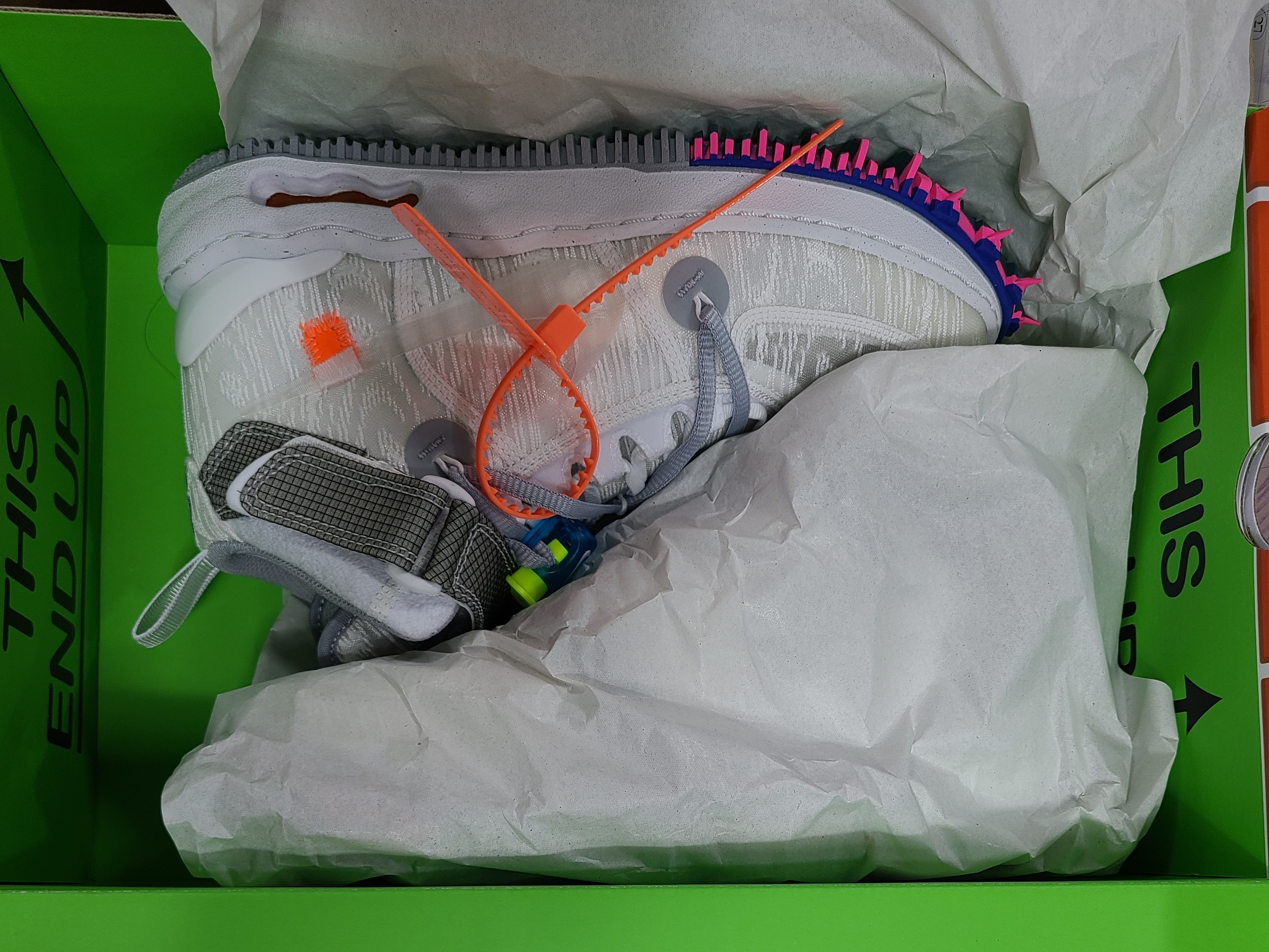 Nike x Off-White Air Force 1 Mid SP White 착용 스타일