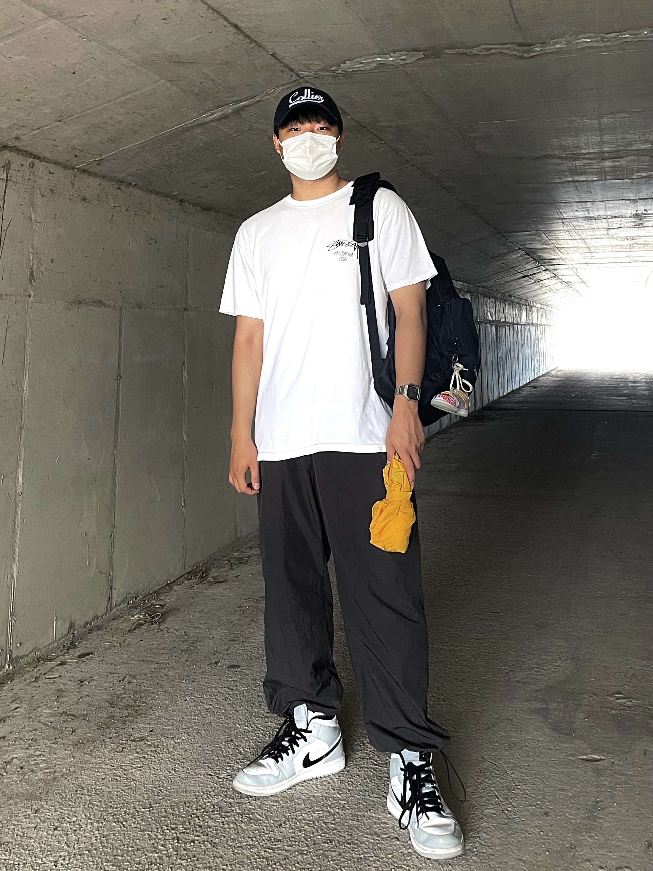 Stussy California '68 T-Shirt White, Jordan 1 Mid Light Smoke Grey 착용 스타일