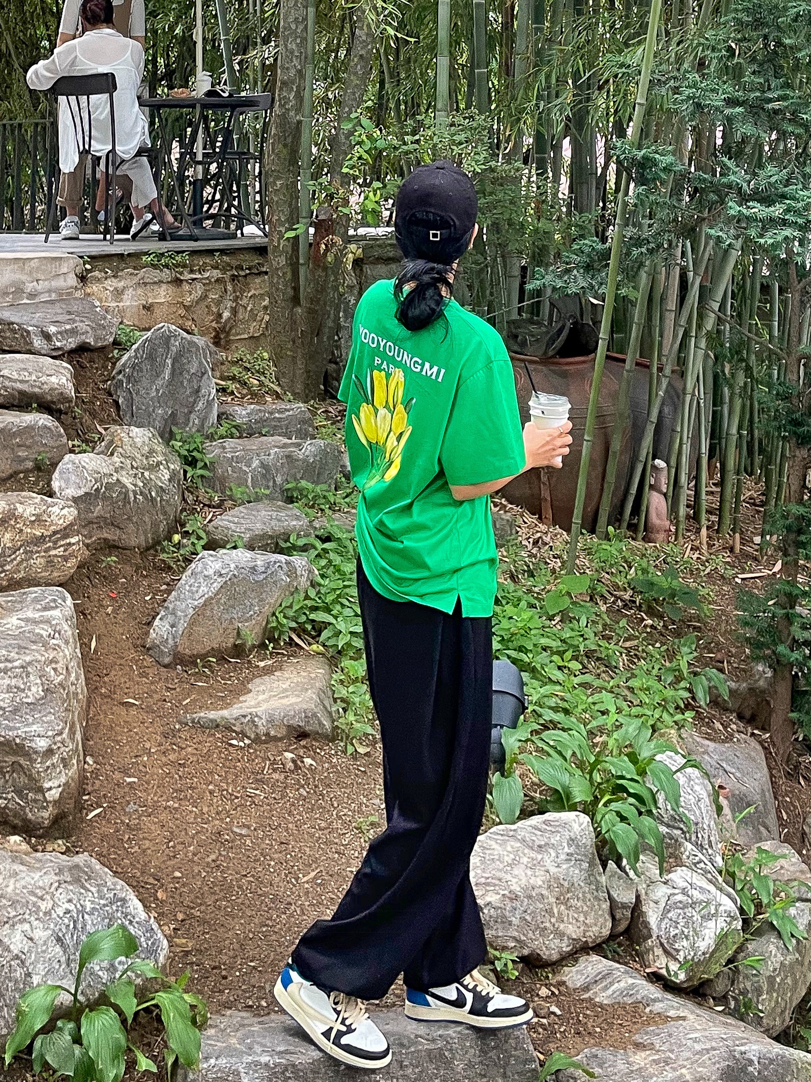 Jordan 1 x Travis Scott x Fragment Retro Low OG SP Military Blue, Wooyoungmi Flower Print Back Logo T-Shirt Green - 22SS 착용 스타일 - 3