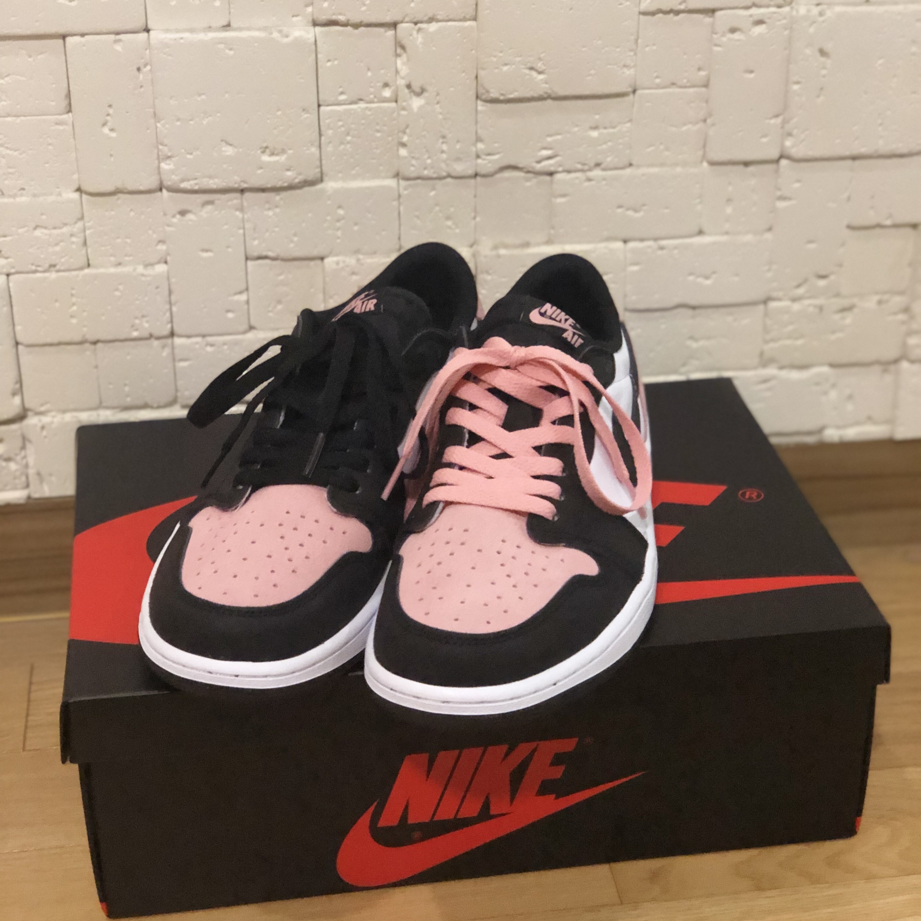 Jordan 1 Retro Low OG Bleached Coral 착용 스타일 - 3