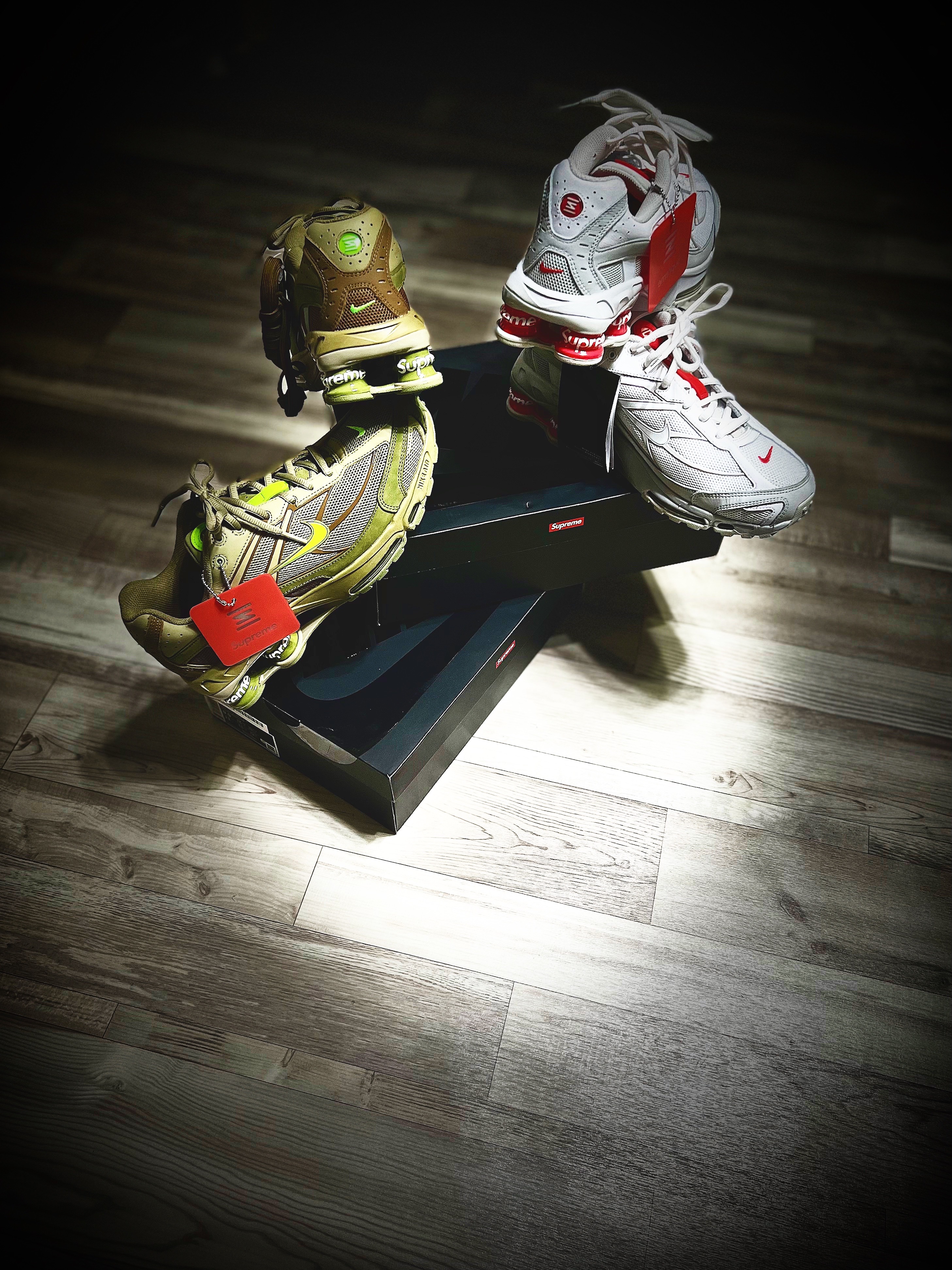 Nike x Supreme Shox Ride 2 SP Neutral Olive, Nike x Supreme Shox Ride 2 SP White 착용 스타일 - 2